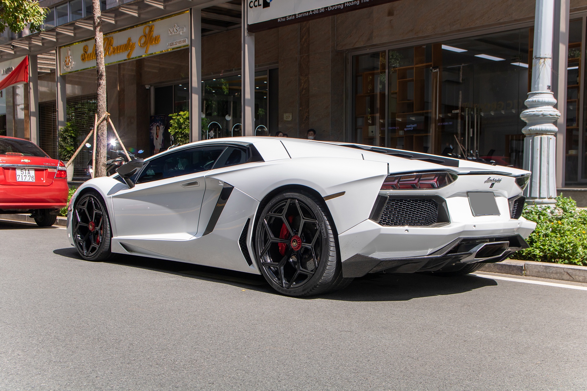 Lamborghini Aventador anh 8