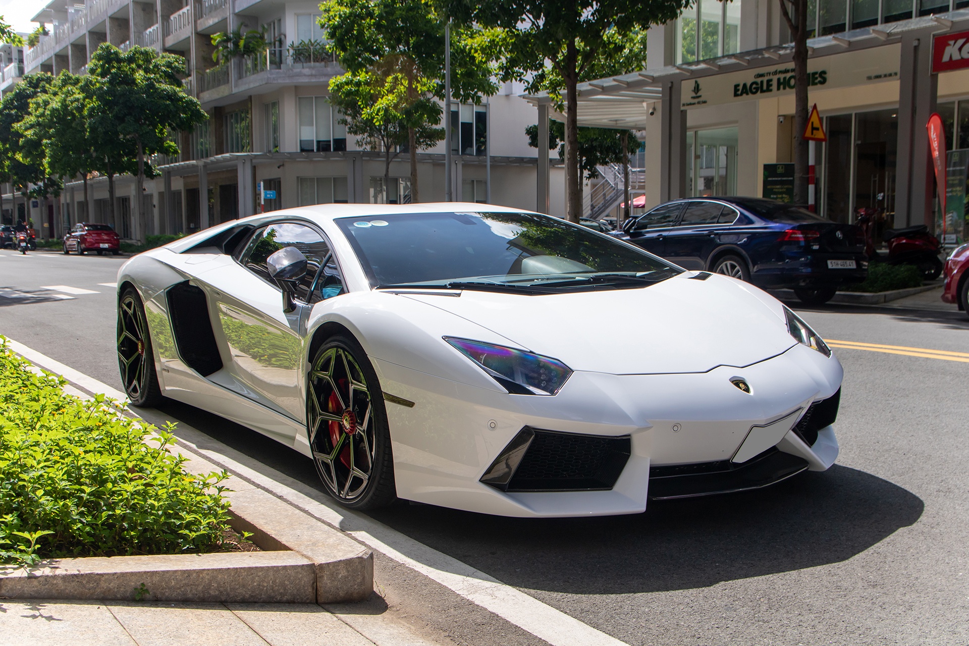 Lamborghini Aventador anh 3