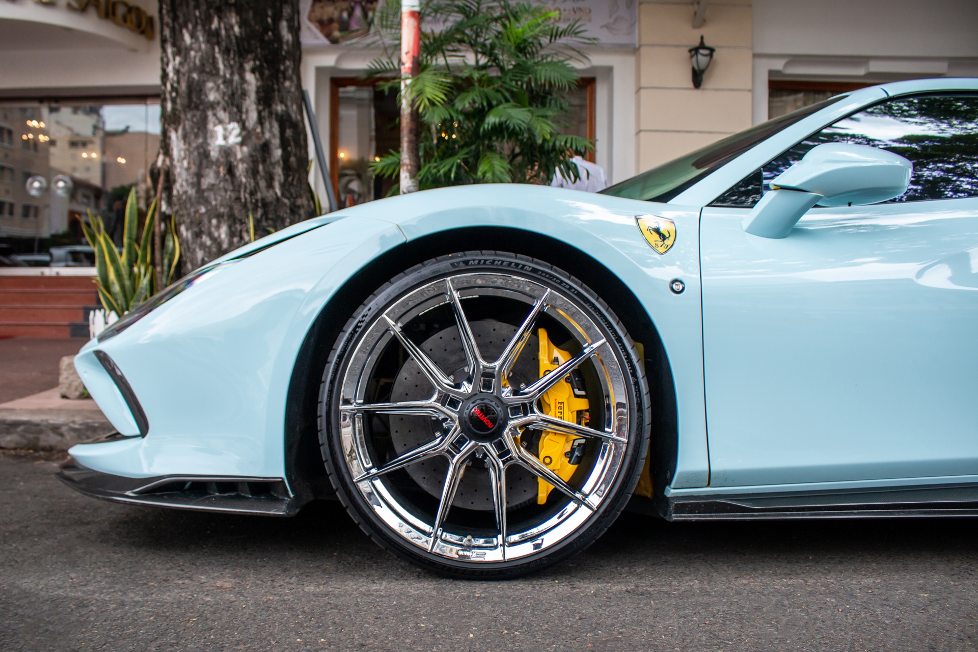 Ferrari F8 Spider anh 4