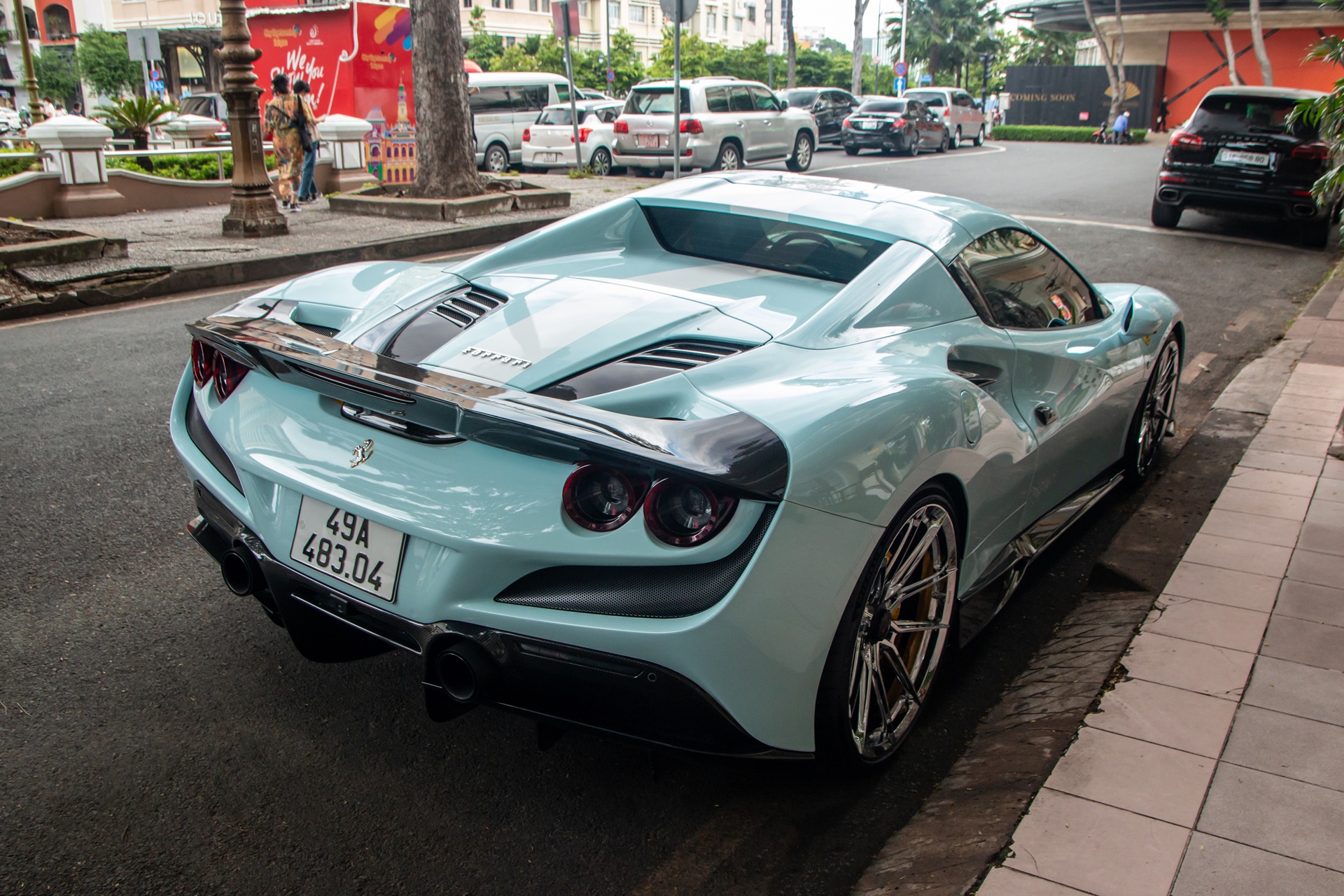 Ferrari F8 Spider anh 2