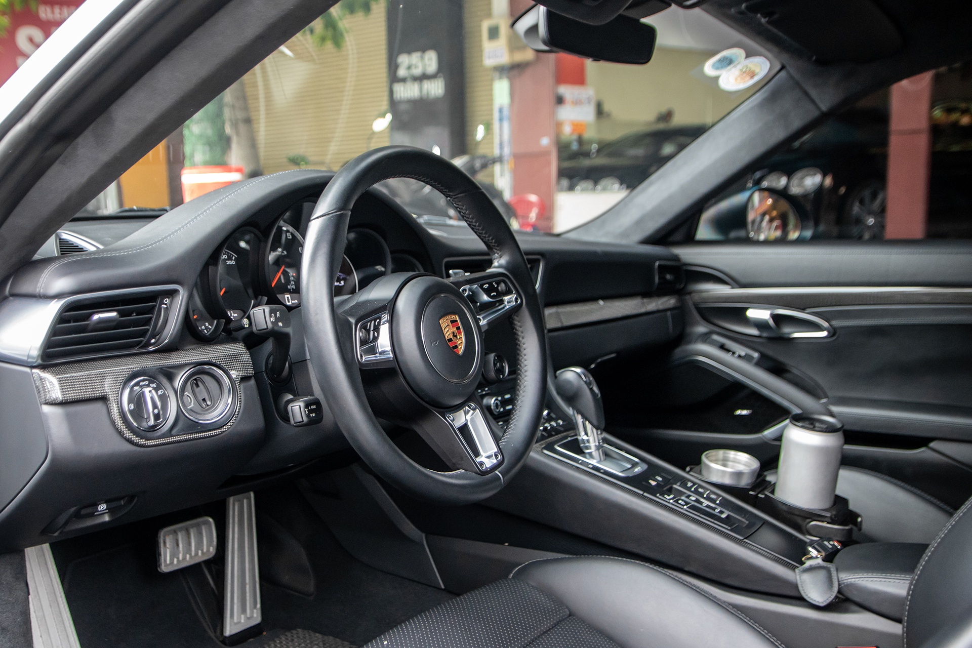 Porsche 911 Turbo S anh 8