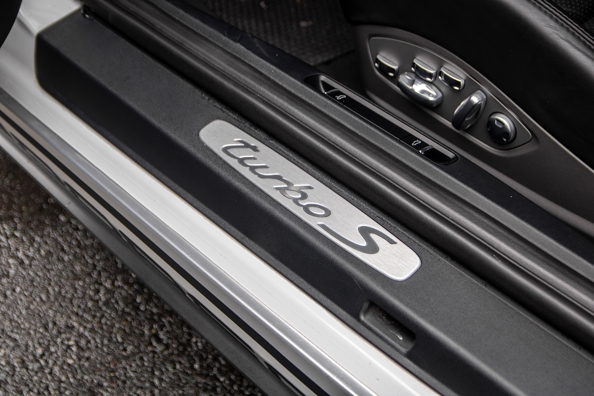 Porsche 911 Turbo S anh 11