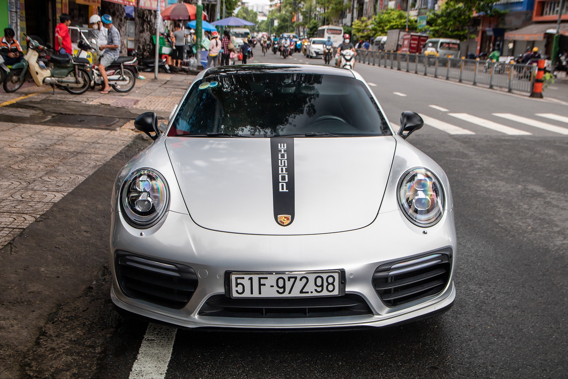 Porsche 911 Turbo S anh 2