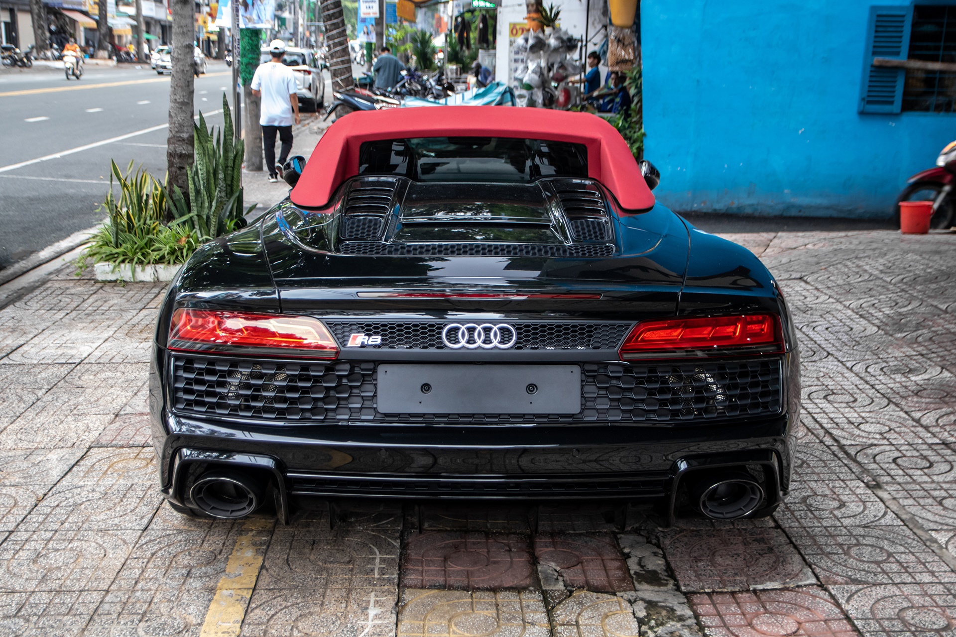 Audi R8 V10 Spyder anh 11