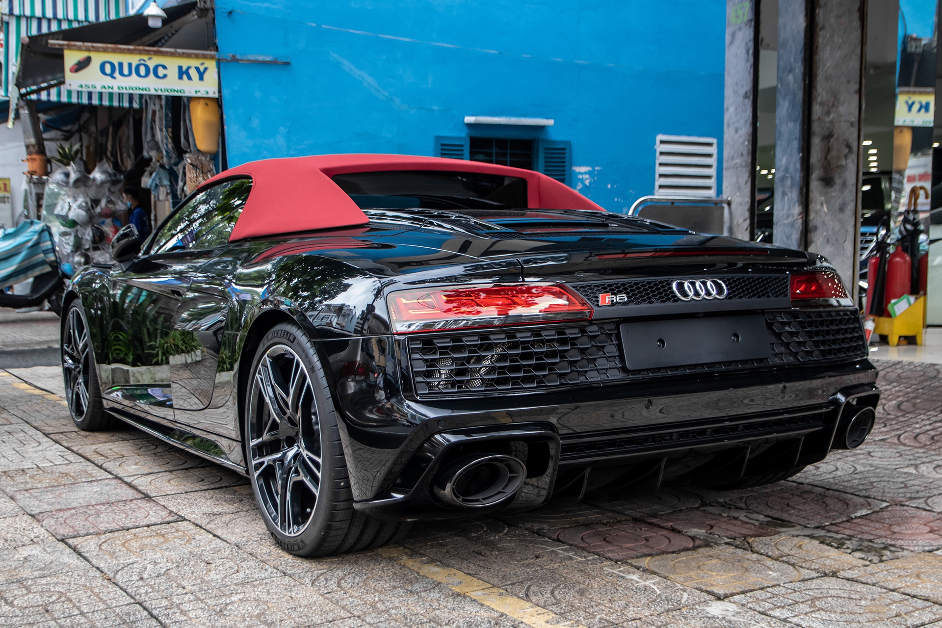 Audi R8 V10 Spyder anh 5