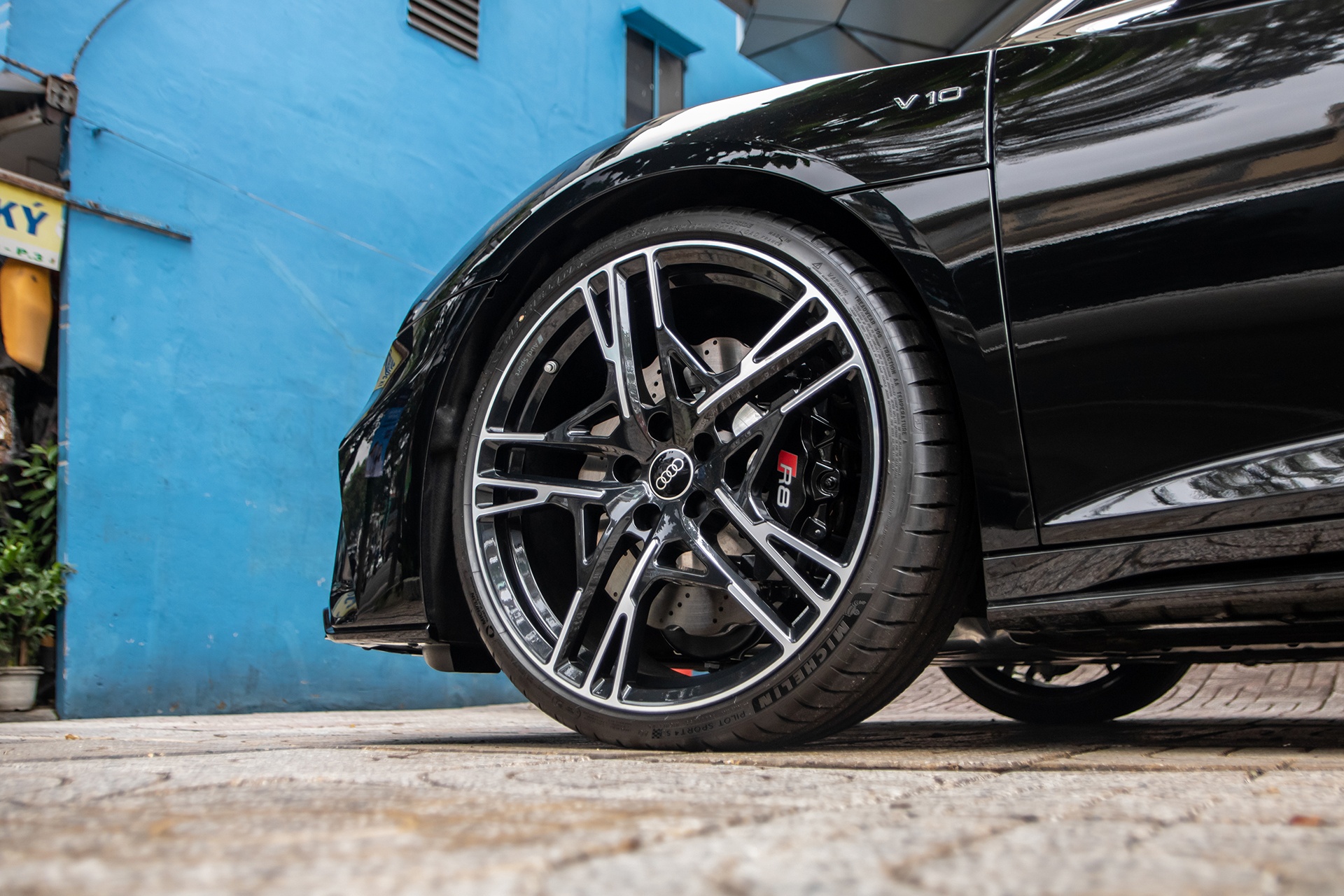 Audi R8 V10 Spyder anh 6