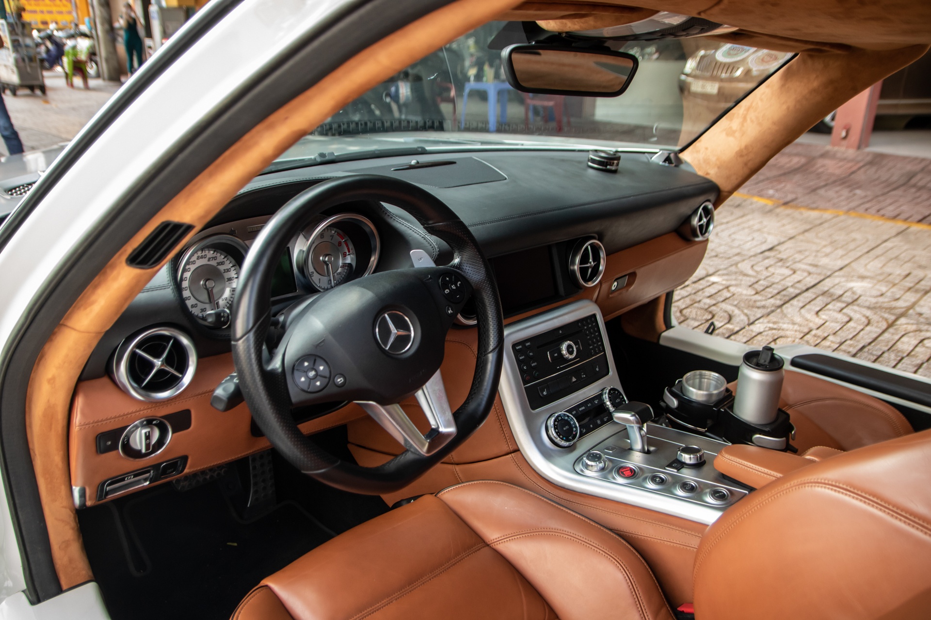 Mercedes-AMG SLS anh 6