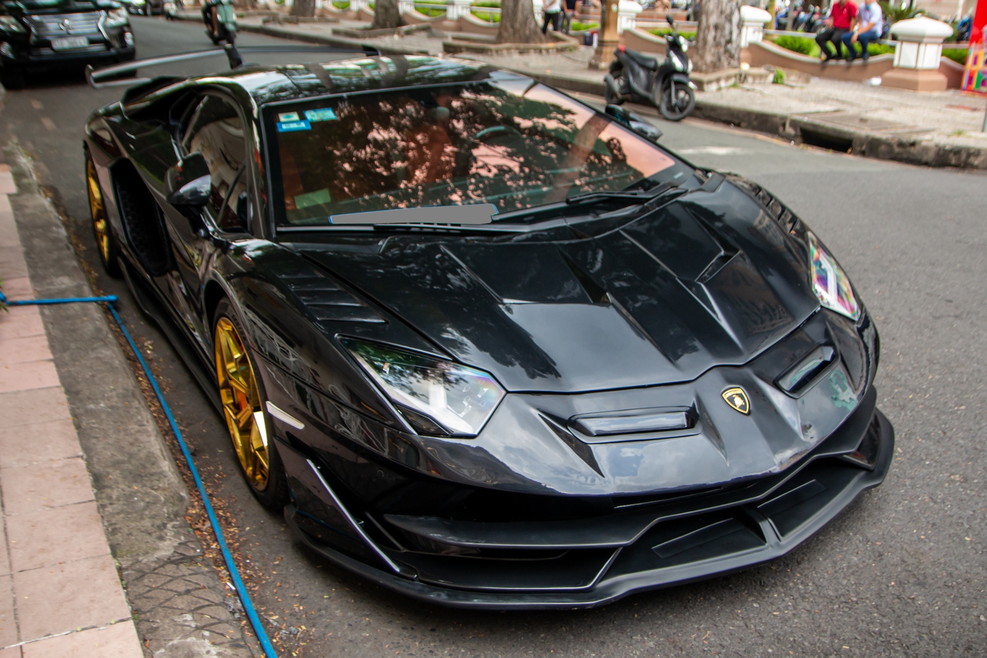 Lamborghini Aventador anh 1