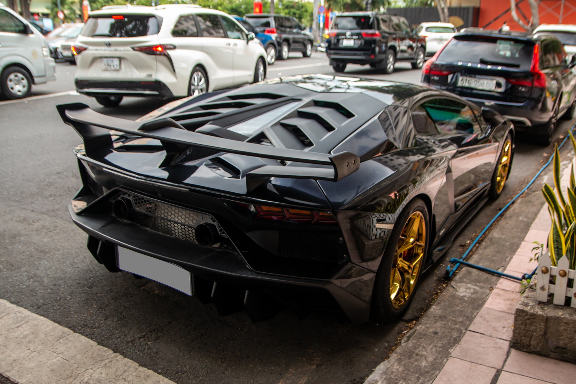 Lamborghini Aventador anh 9