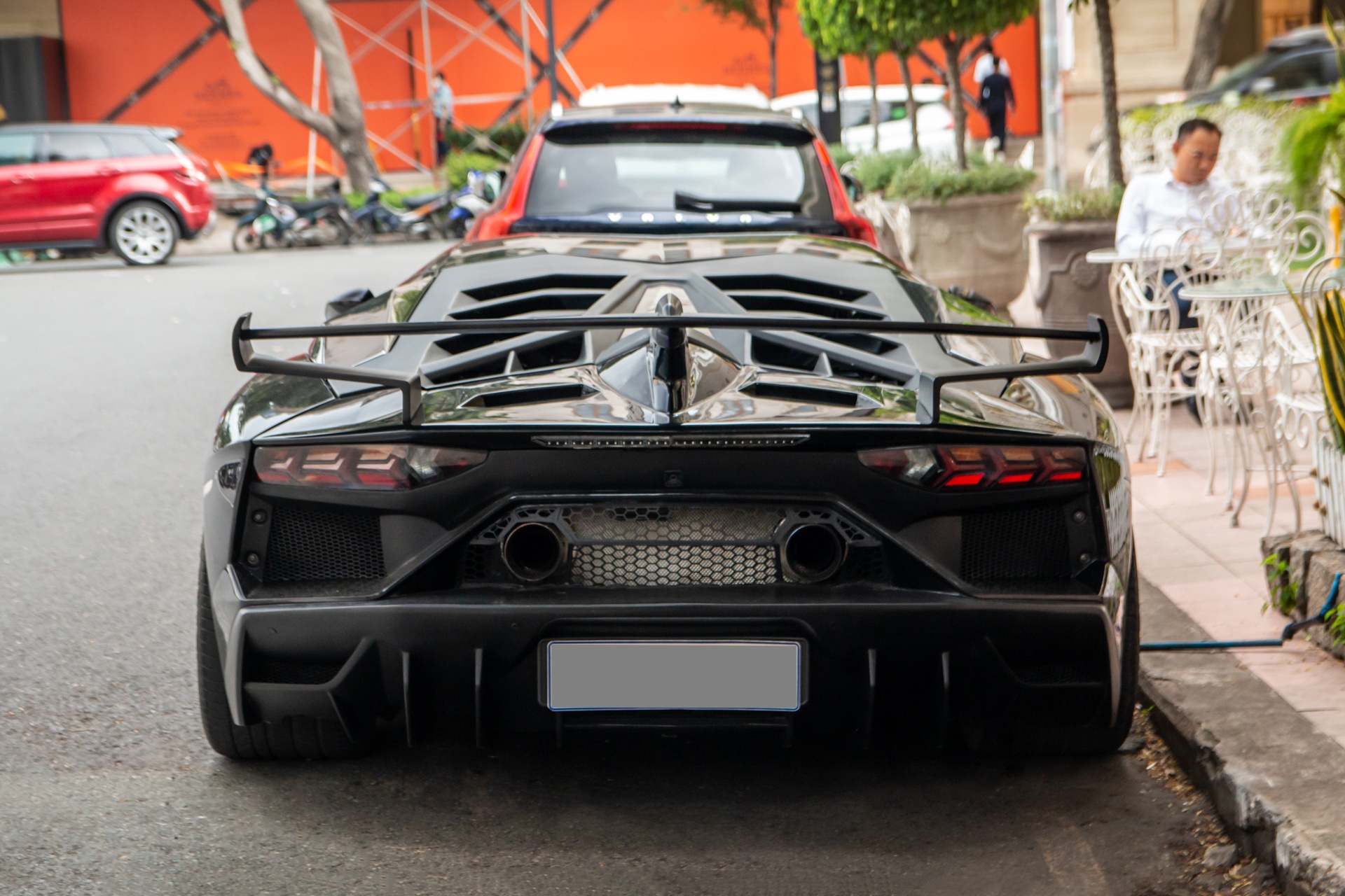 Lamborghini Aventador anh 3