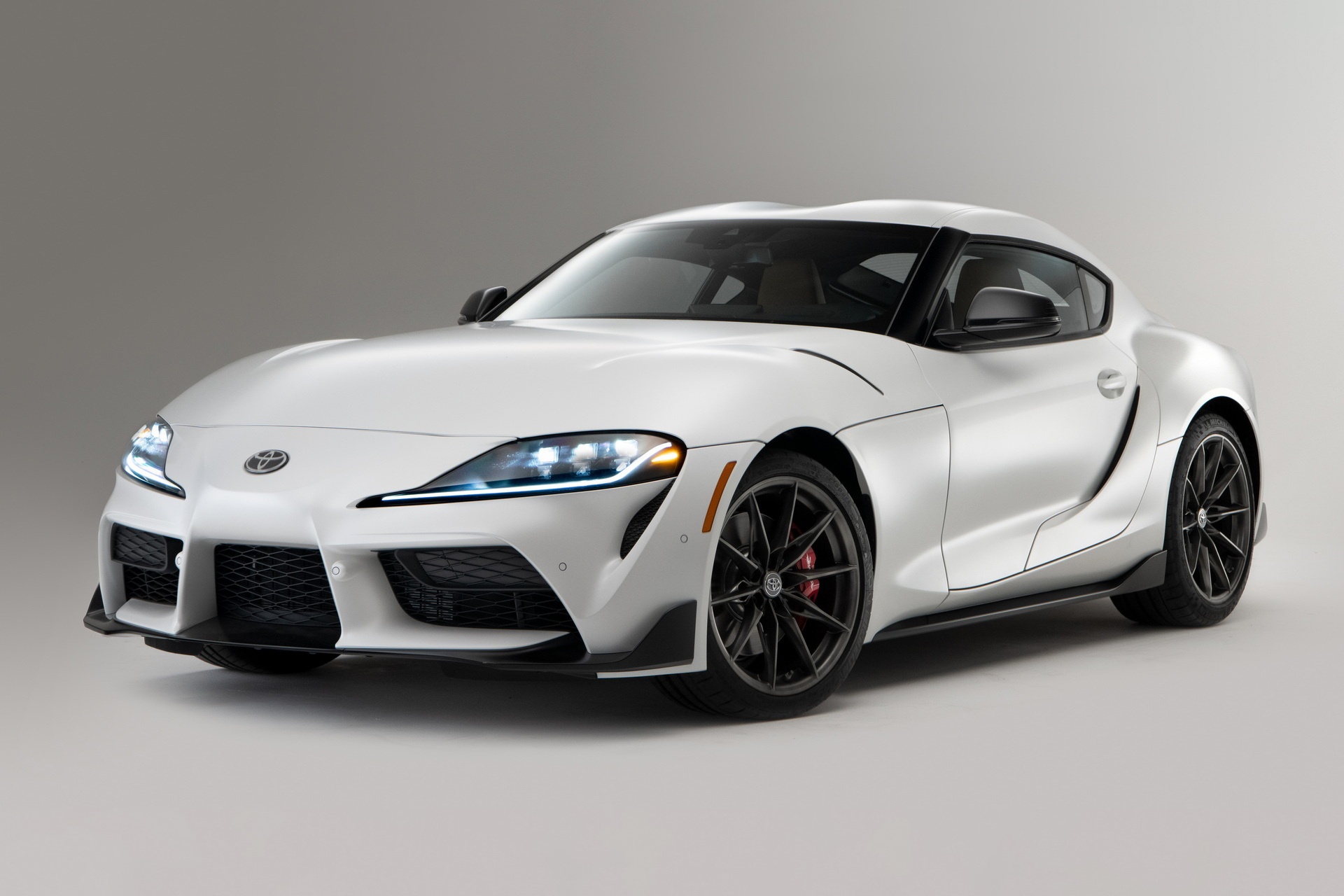 Nhung mau xe the thao duoc trang bi hop so san hinh anh