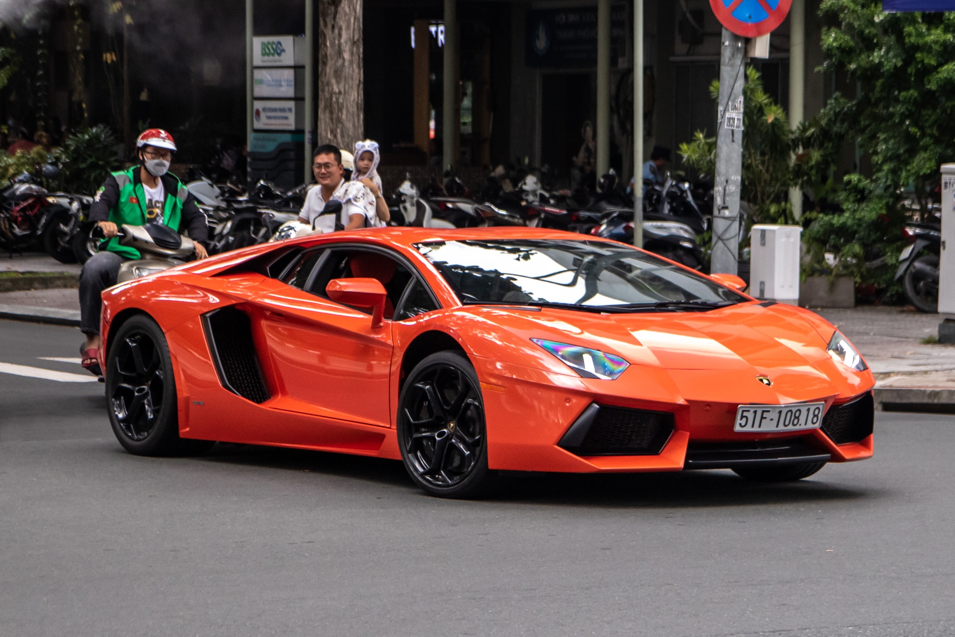 Lamborghini Aventador ảnh 6 Lamborghini Aventador anh 6
