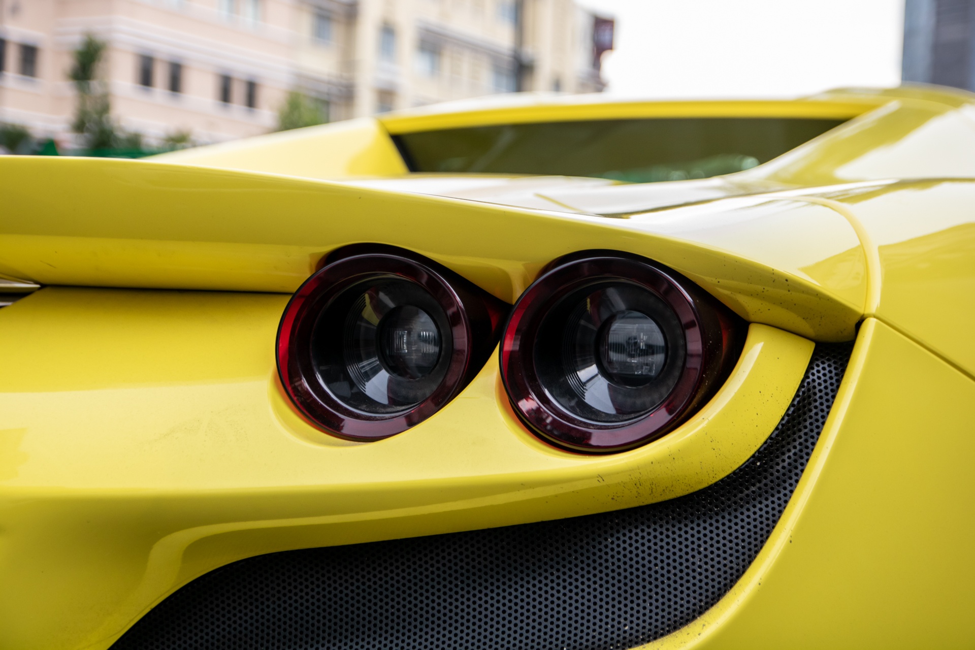 Ferrari F8 Spider anh 6