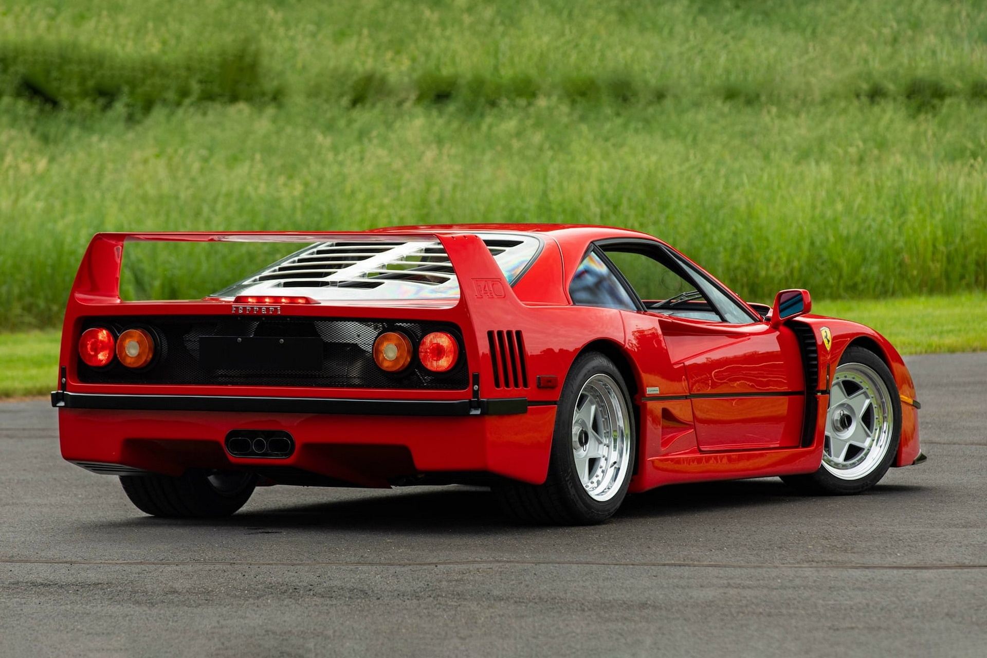 Ferrari F40 anh 3
