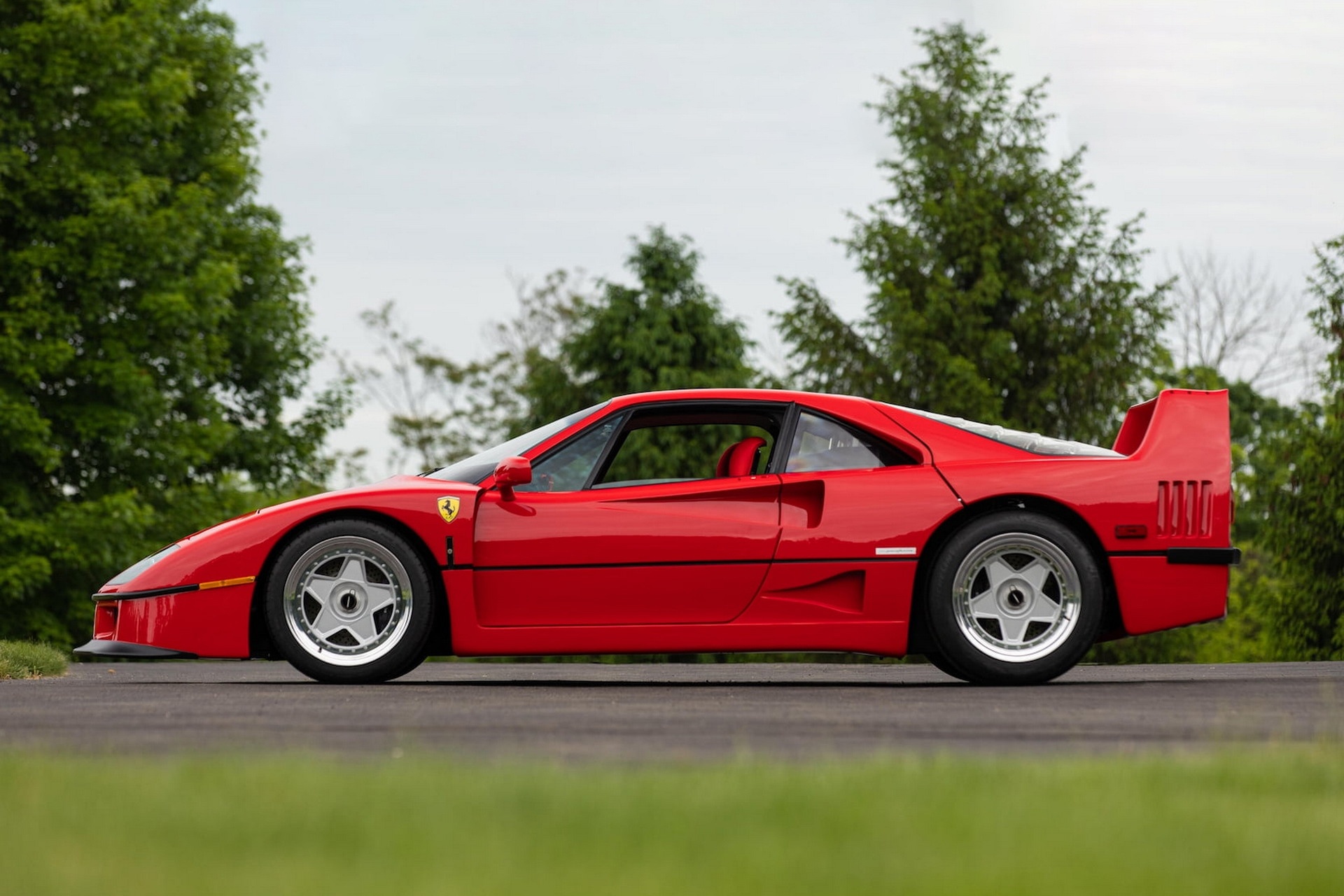 Ferrari F40 anh 4