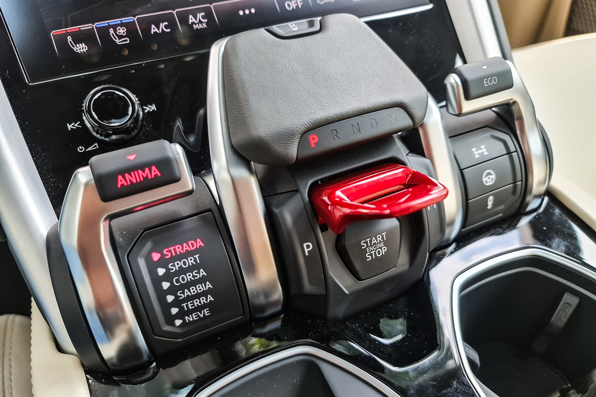 Lamborghini Urus anh 6