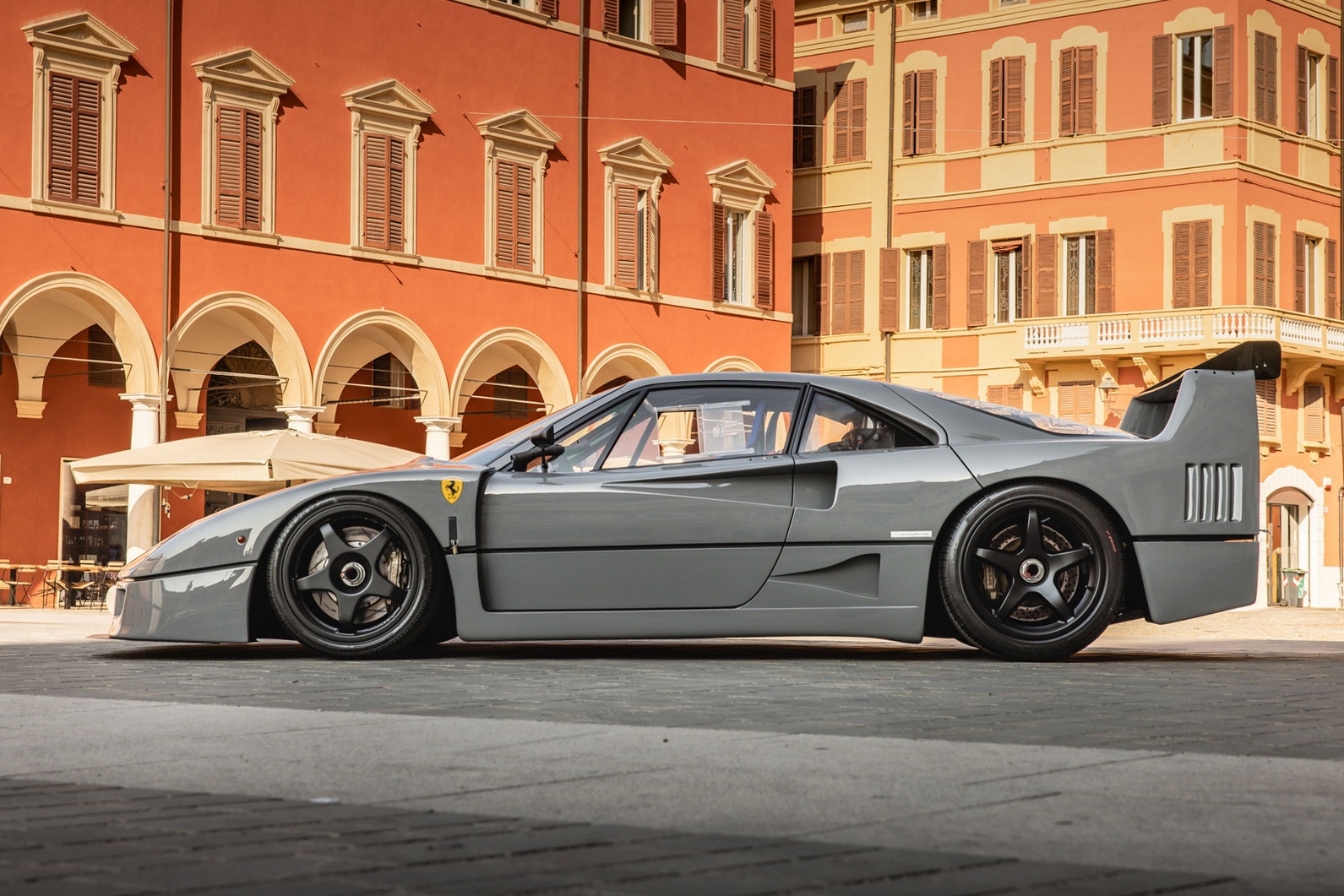 Ferrari F40 Competizione anh 4