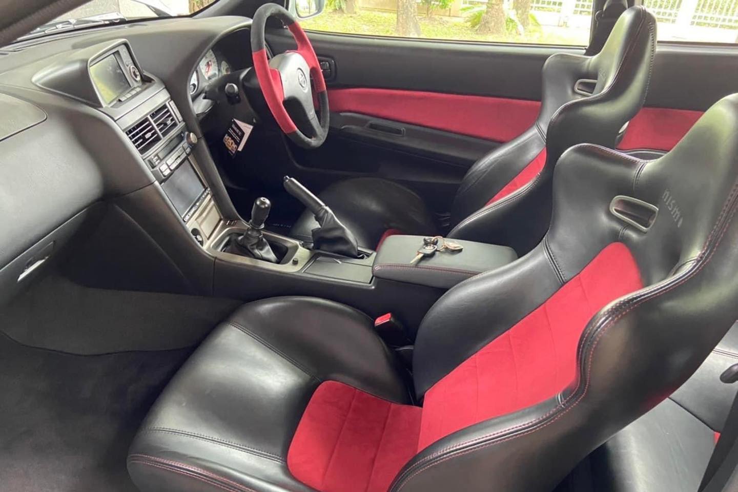 Nissan Skyline GT-R R34 anh 4