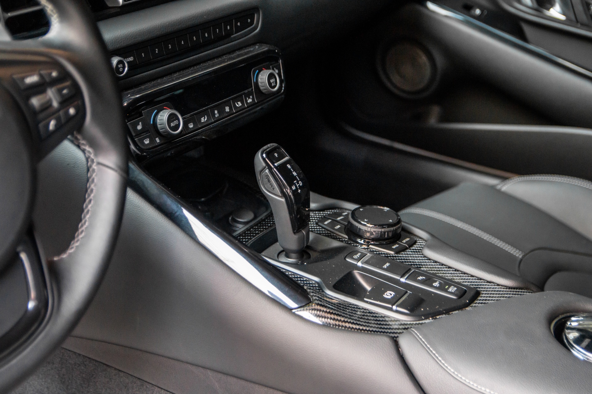 Toyota GR Supra anh 12