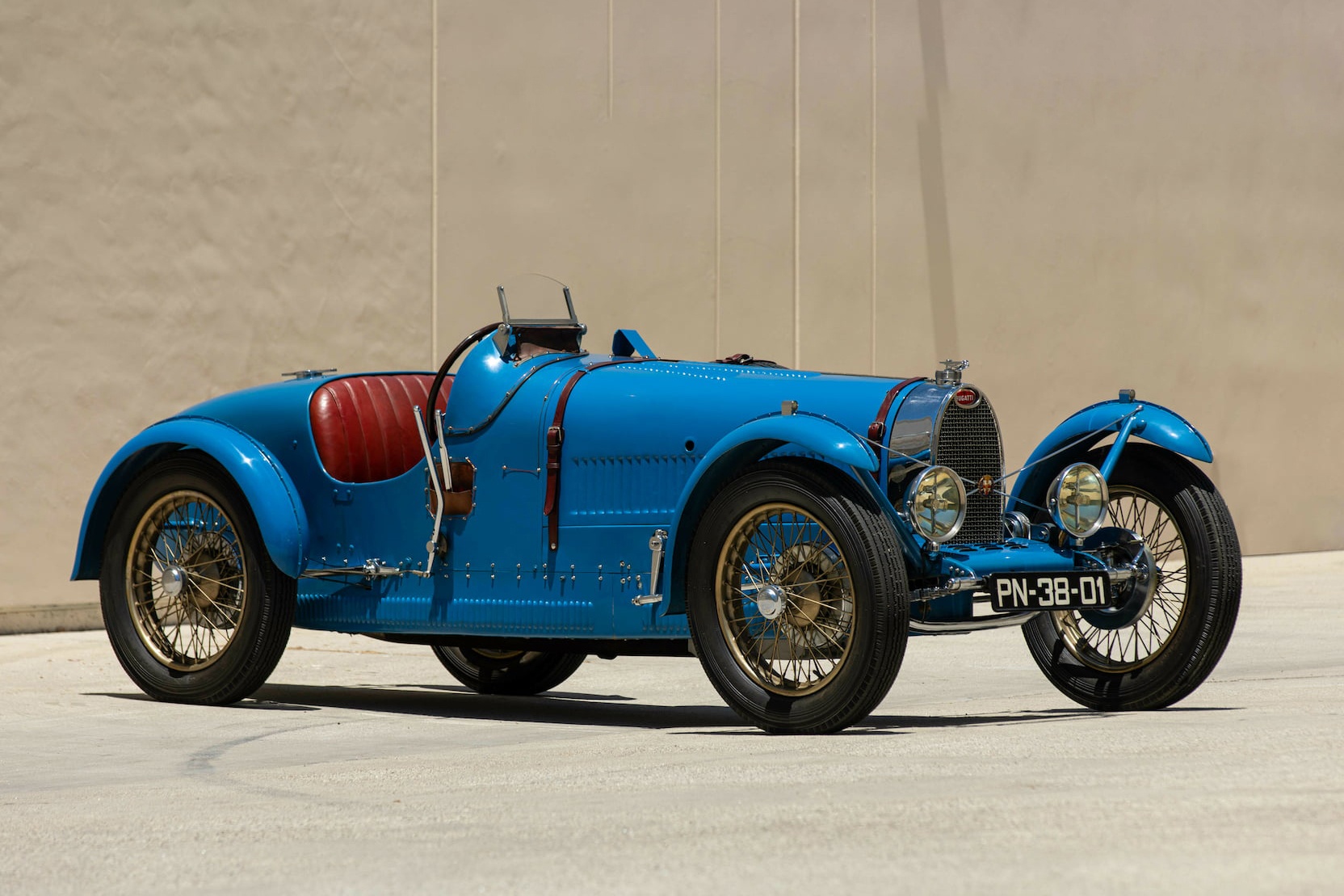 Xe dua Bugatti Type 37 doi 1927 duoc ban dau gia hinh anh