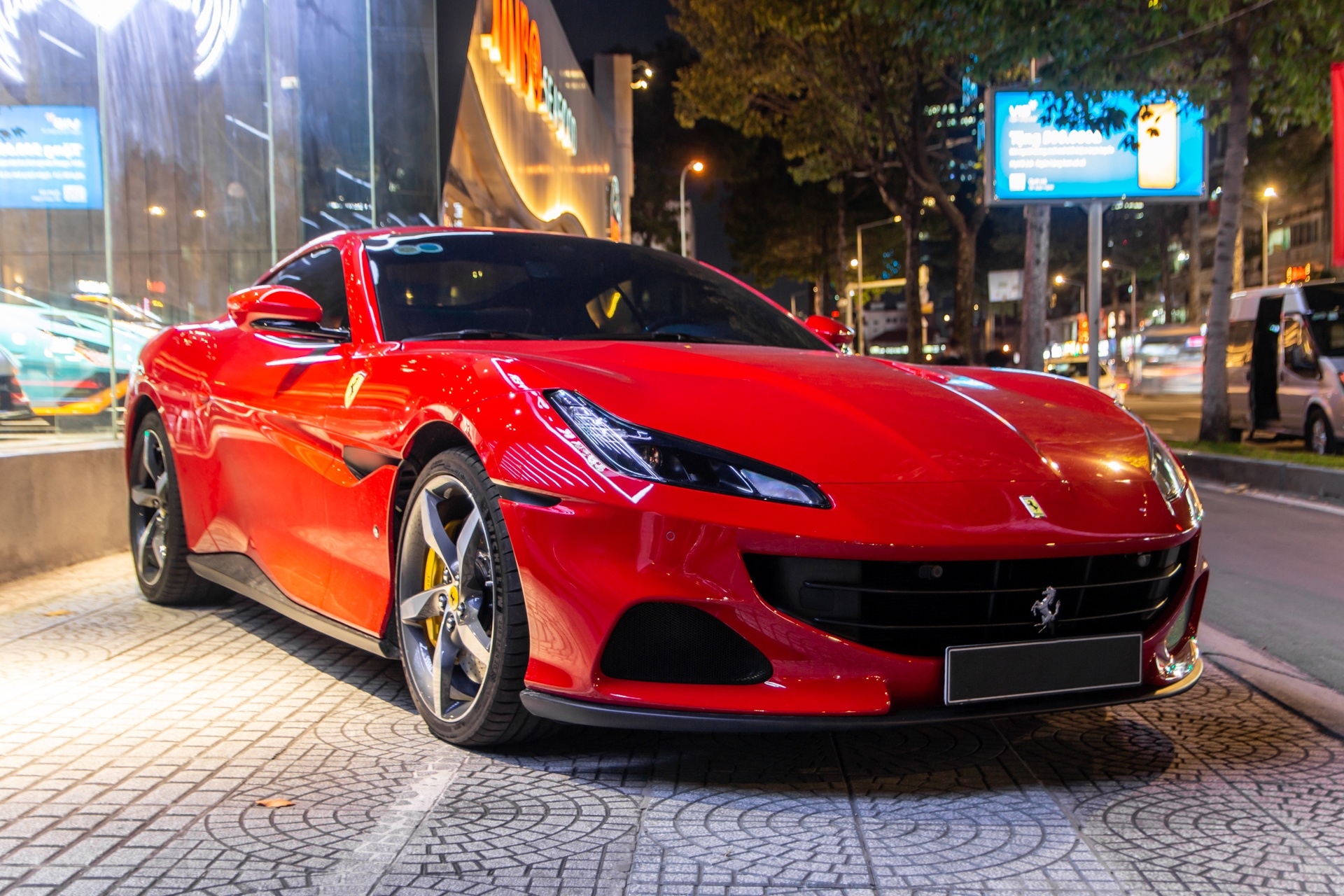 Can canh Ferrari Portofino M vua cap ben Viet Nam hinh anh