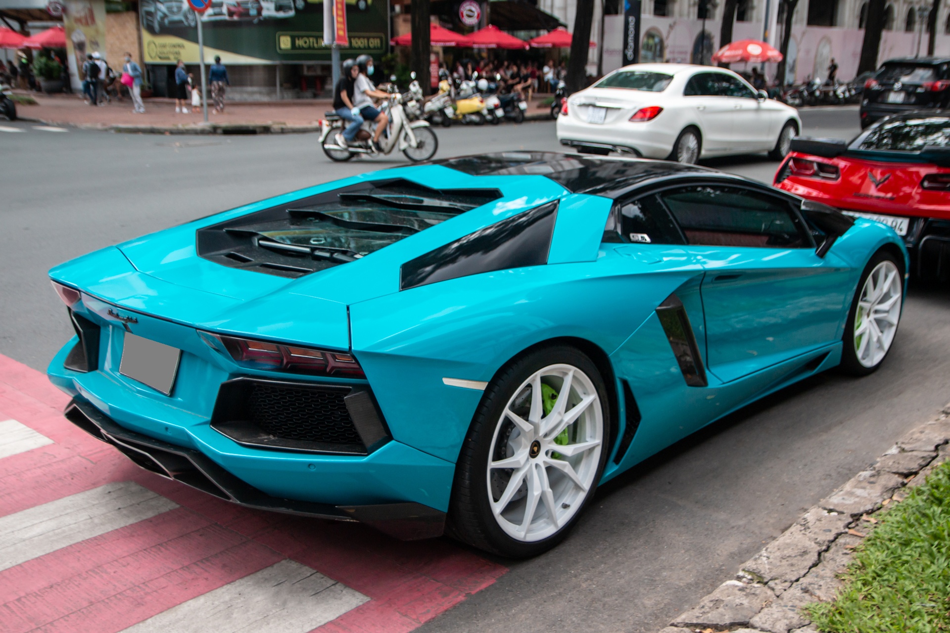 Lamborghini Aventador ảnh 2 Lamborghini Aventador anh 2