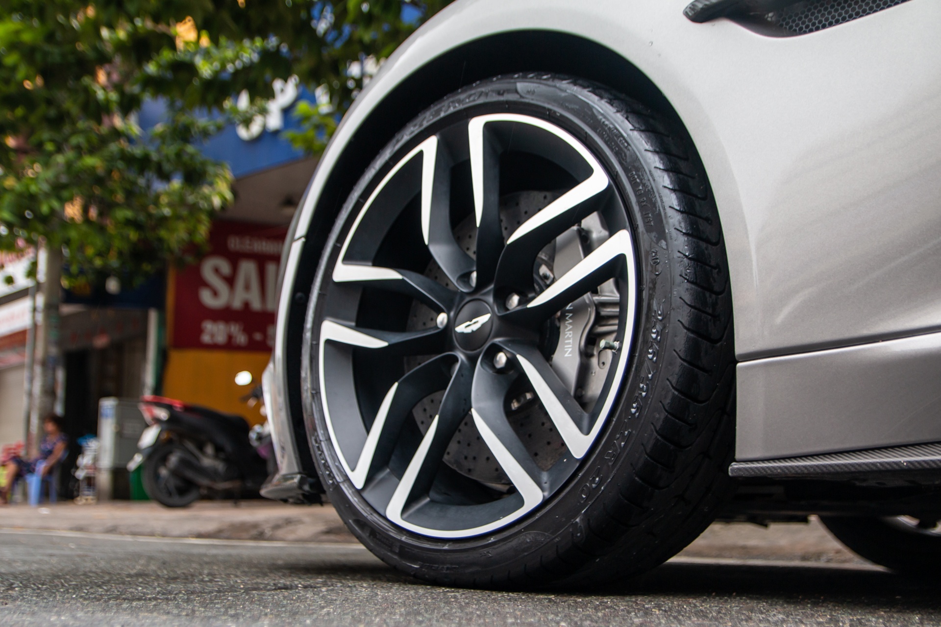 Aston Martin Vanquish ảnh 5 Aston Martin Vanquish anh 5