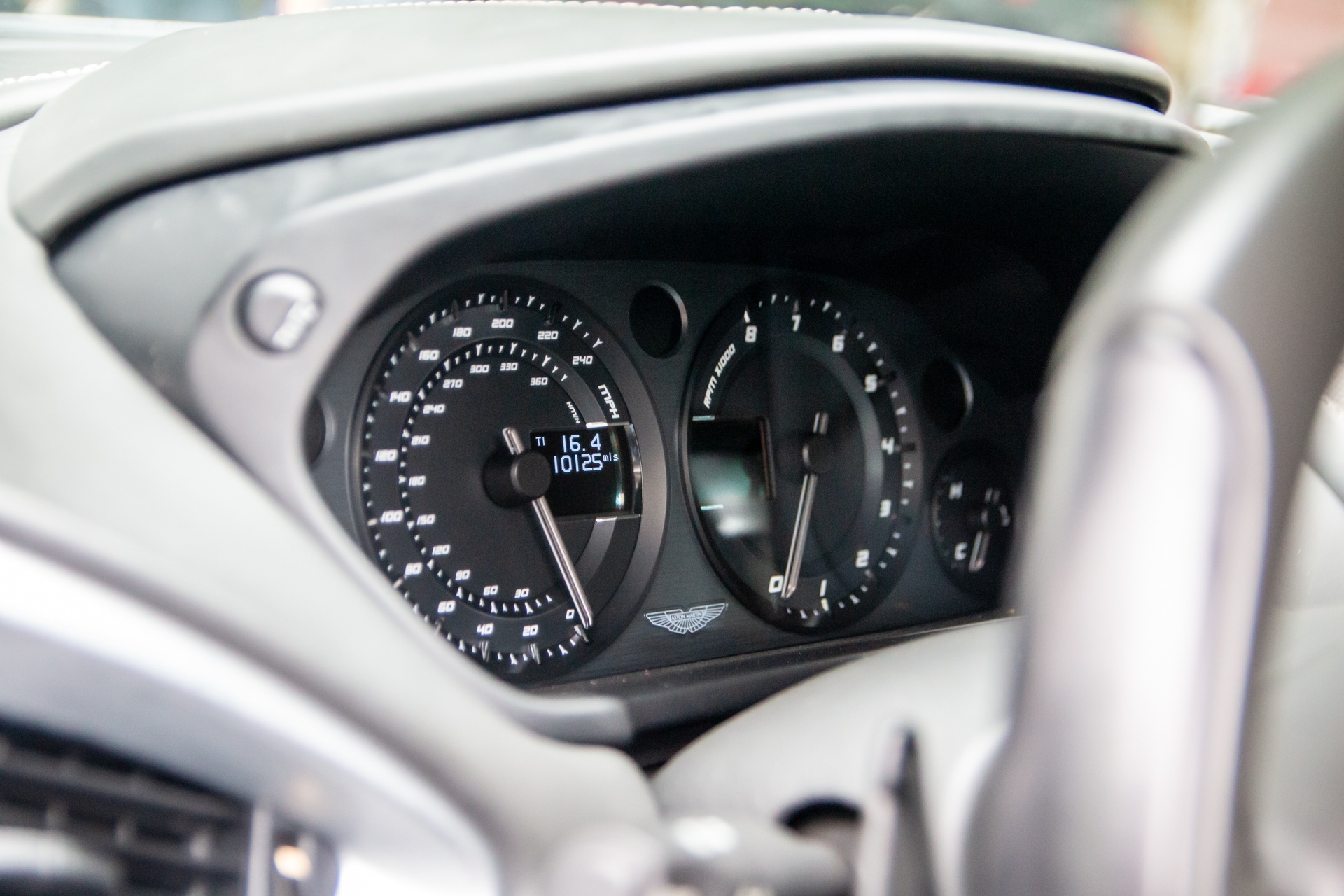 Aston Martin Vanquish ảnh 8 Aston Martin Vanquish anh 8