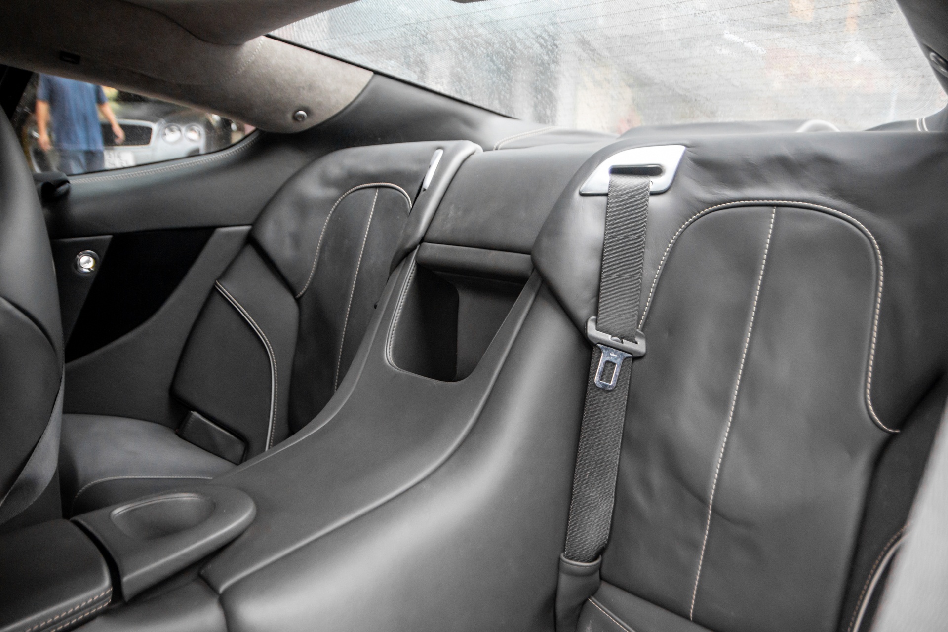 Aston Martin Vanquish ảnh 10 Aston Martin Vanquish anh 10