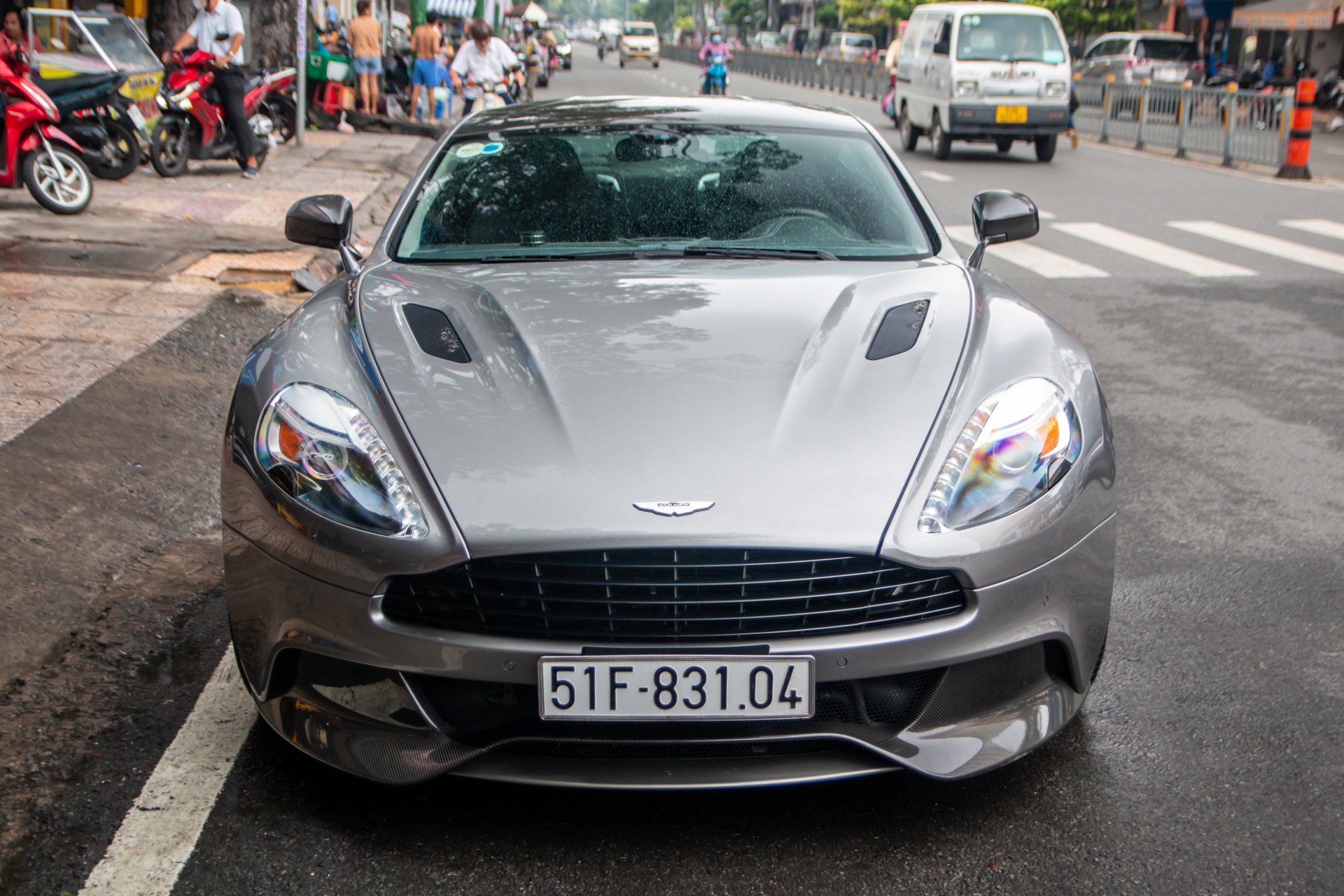 Aston Martin Vanquish ảnh 2 Aston Martin Vanquish anh 2