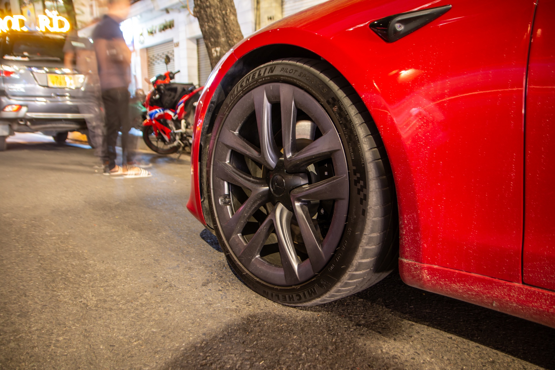 Tesla Model S Plaid anh 4