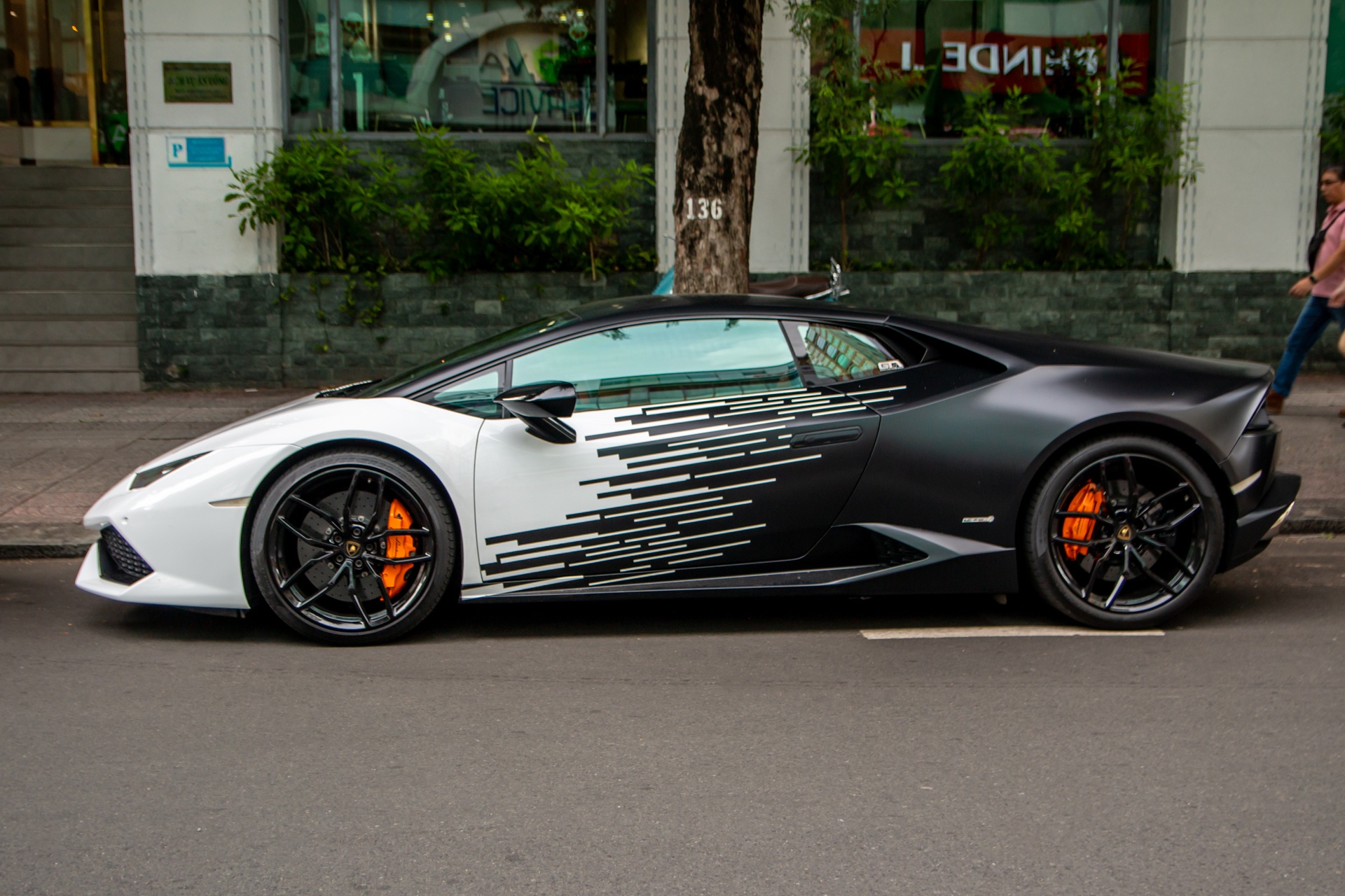 Lamborghini Huracan anh 3