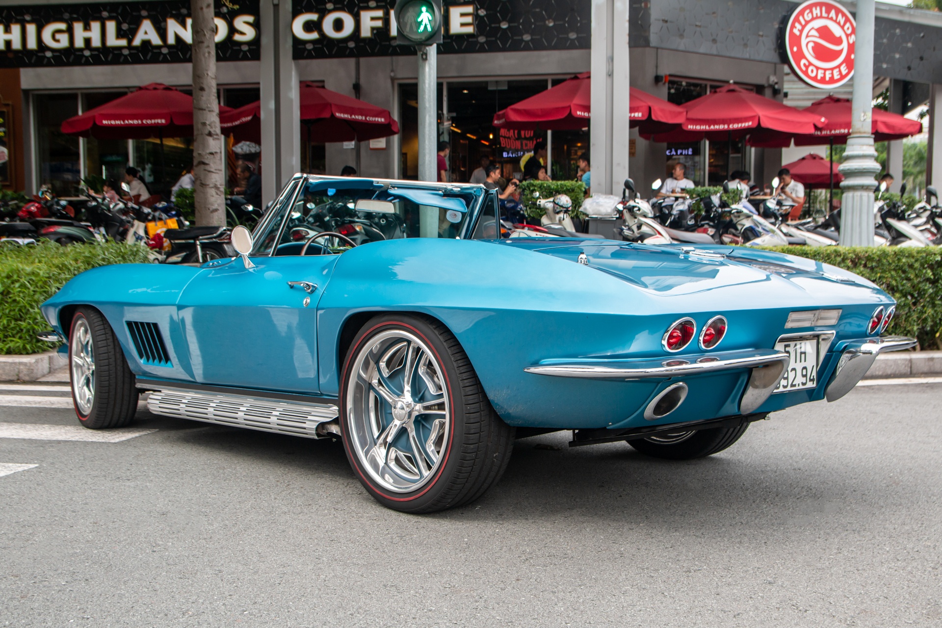 Chevrolet Corvette C2 Stingray anh 3