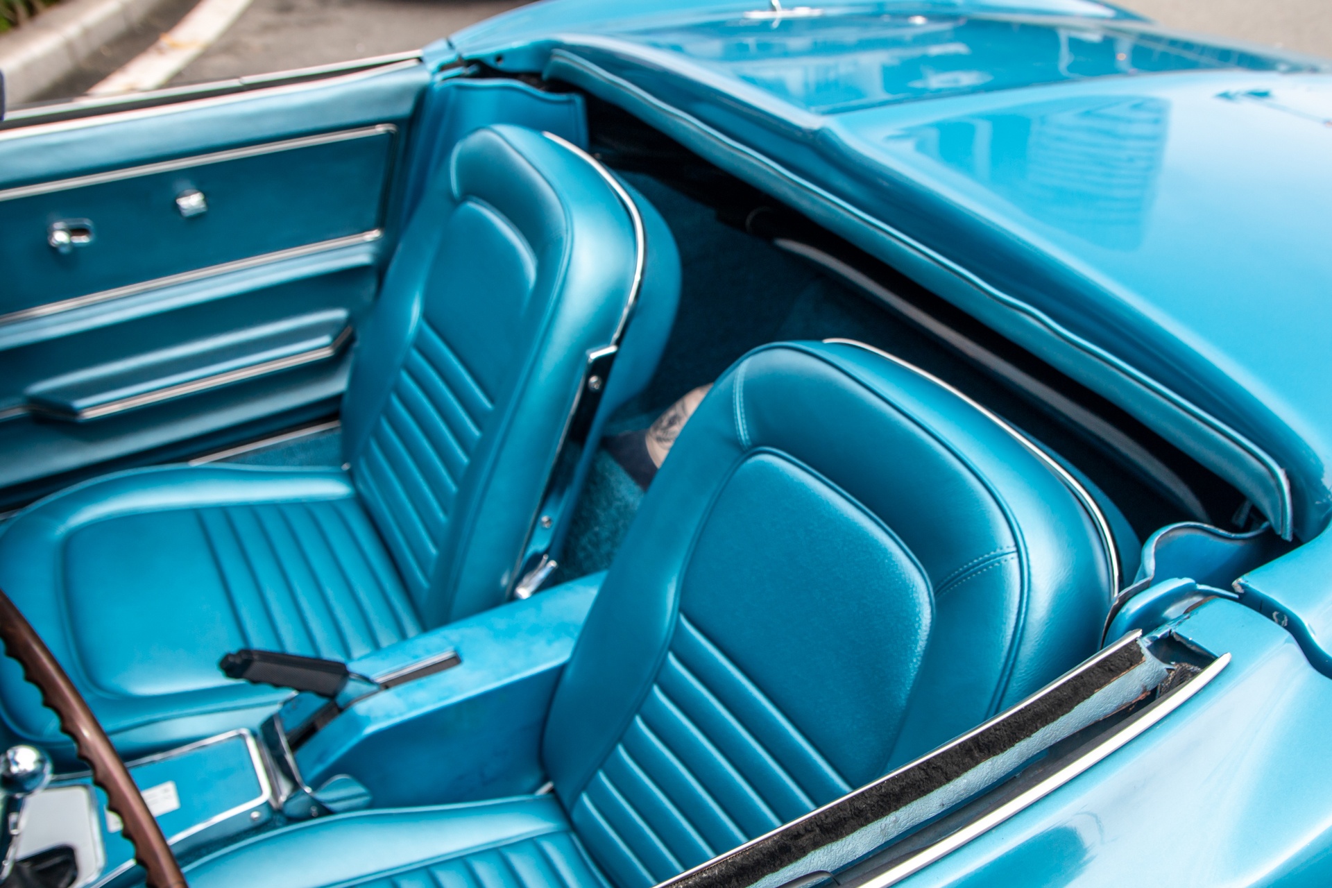 Chevrolet Corvette C2 Stingray anh 10