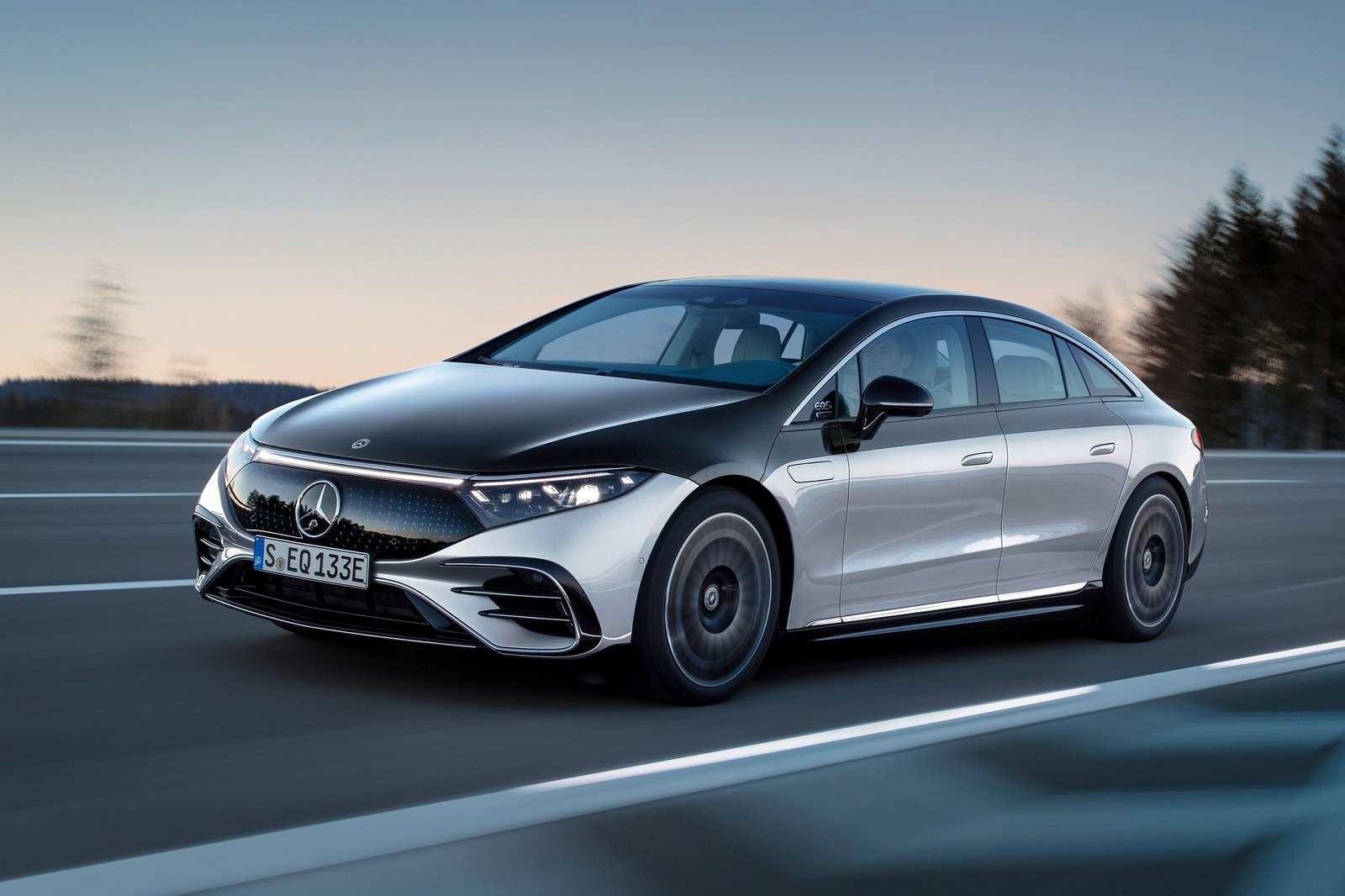 Co hoi va thach thuc cua Mercedes-Benz EQS tai Viet Nam hinh anh