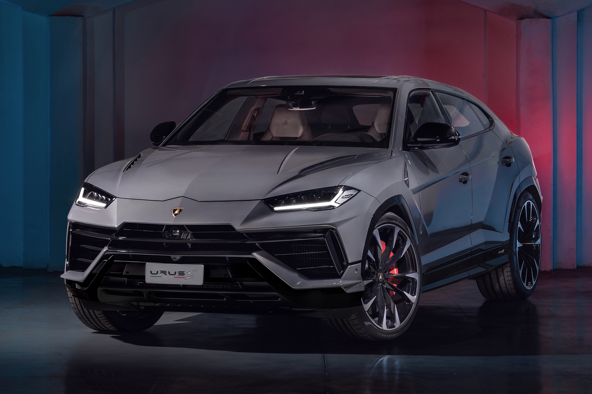 Lamborghini Urus S co gia 14,3 ty dong tai Viet Nam hinh anh