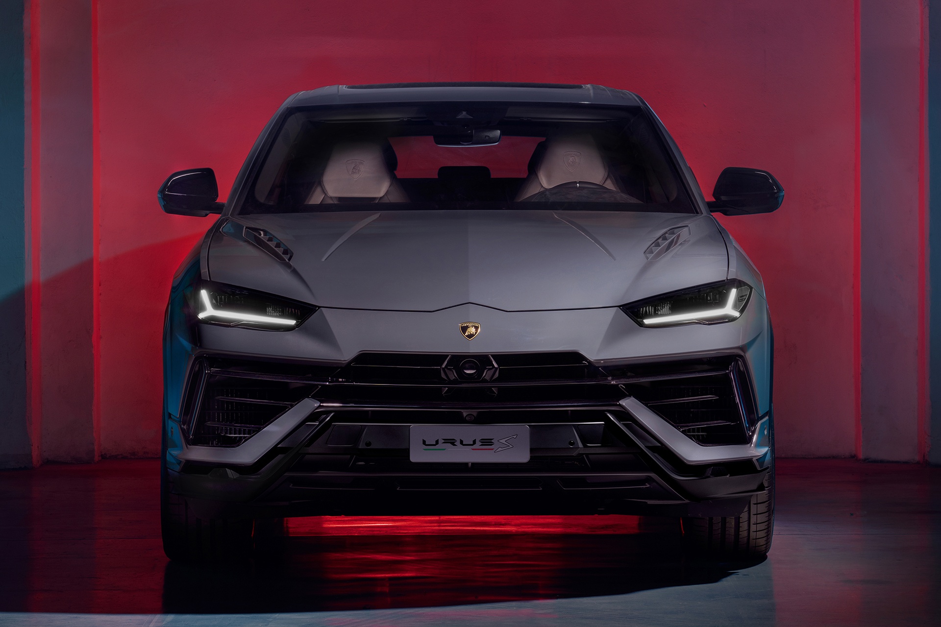 Lamborghini Urus S anh 2