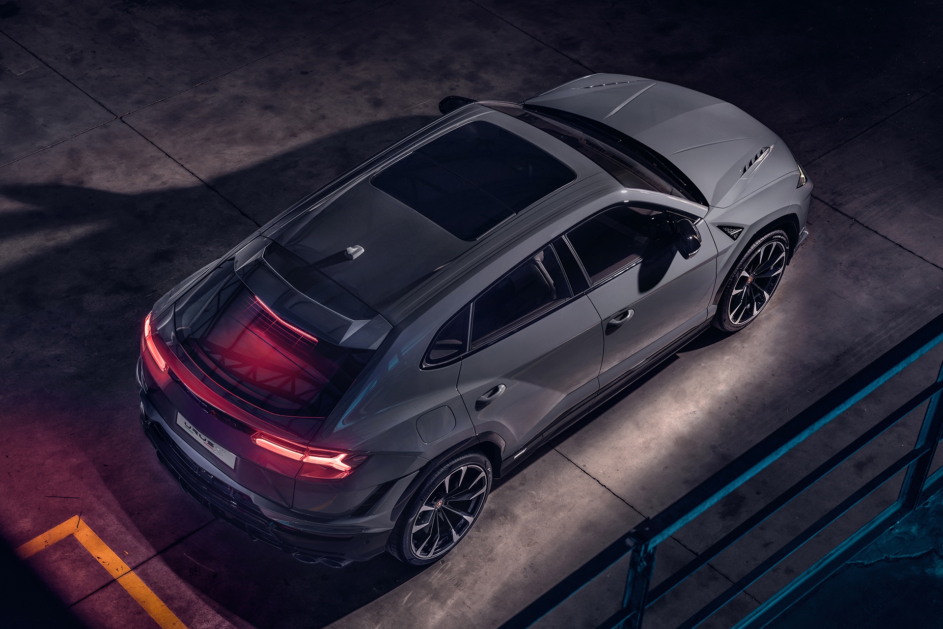 Lamborghini Urus S anh 8