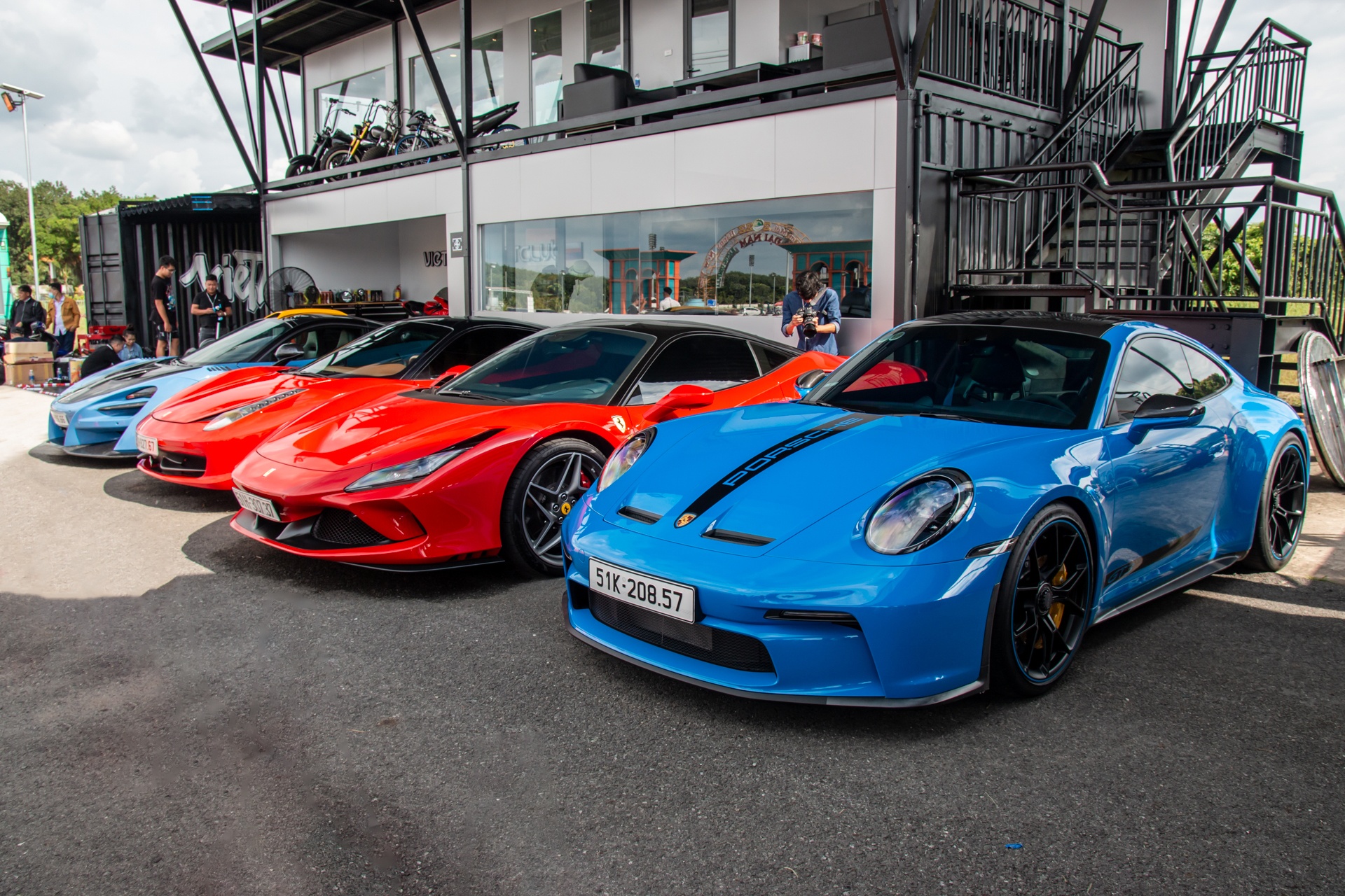 Dan sieu xe, xe the thao hang hiem tap drift tai Binh Duong hinh anh