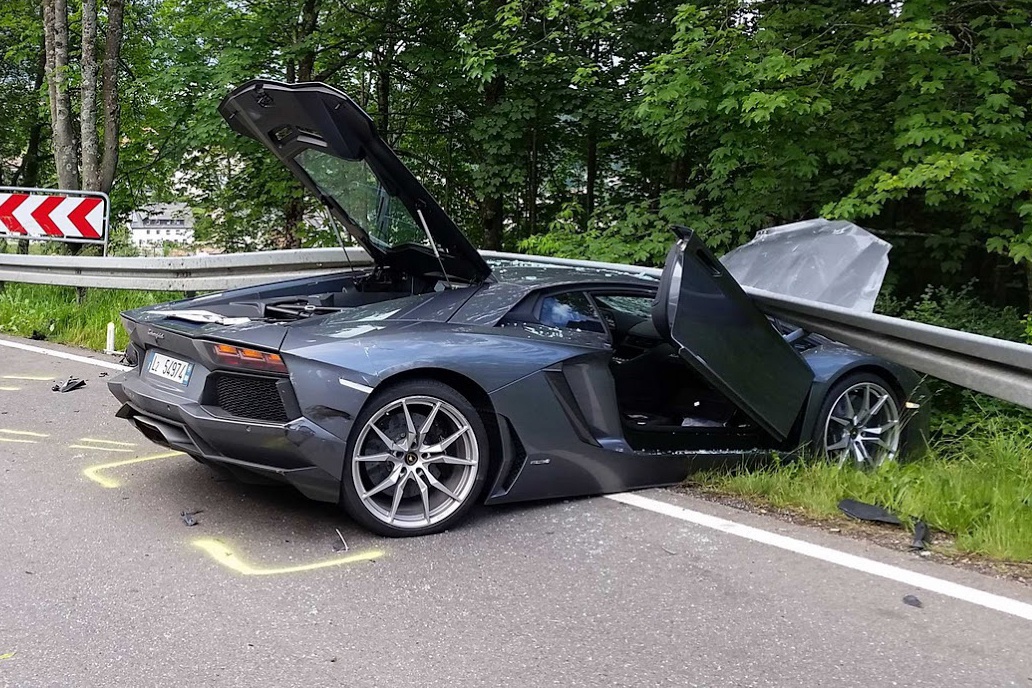 Lamborghini Aventador anh 1