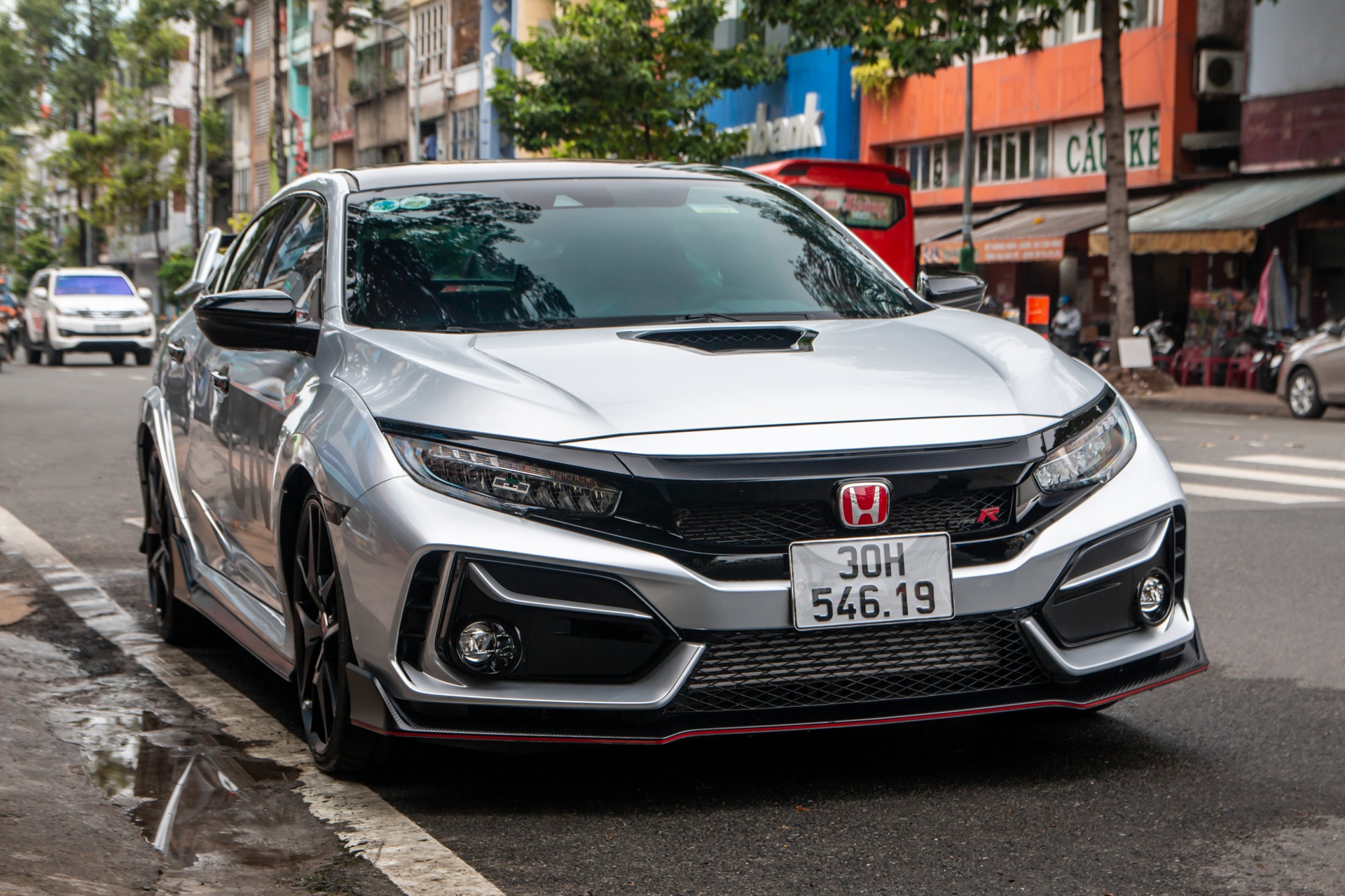 Ong Dang Le Nguyen Vu so huu Honda Civic Type R doc nhat Viet Nam hinh anh