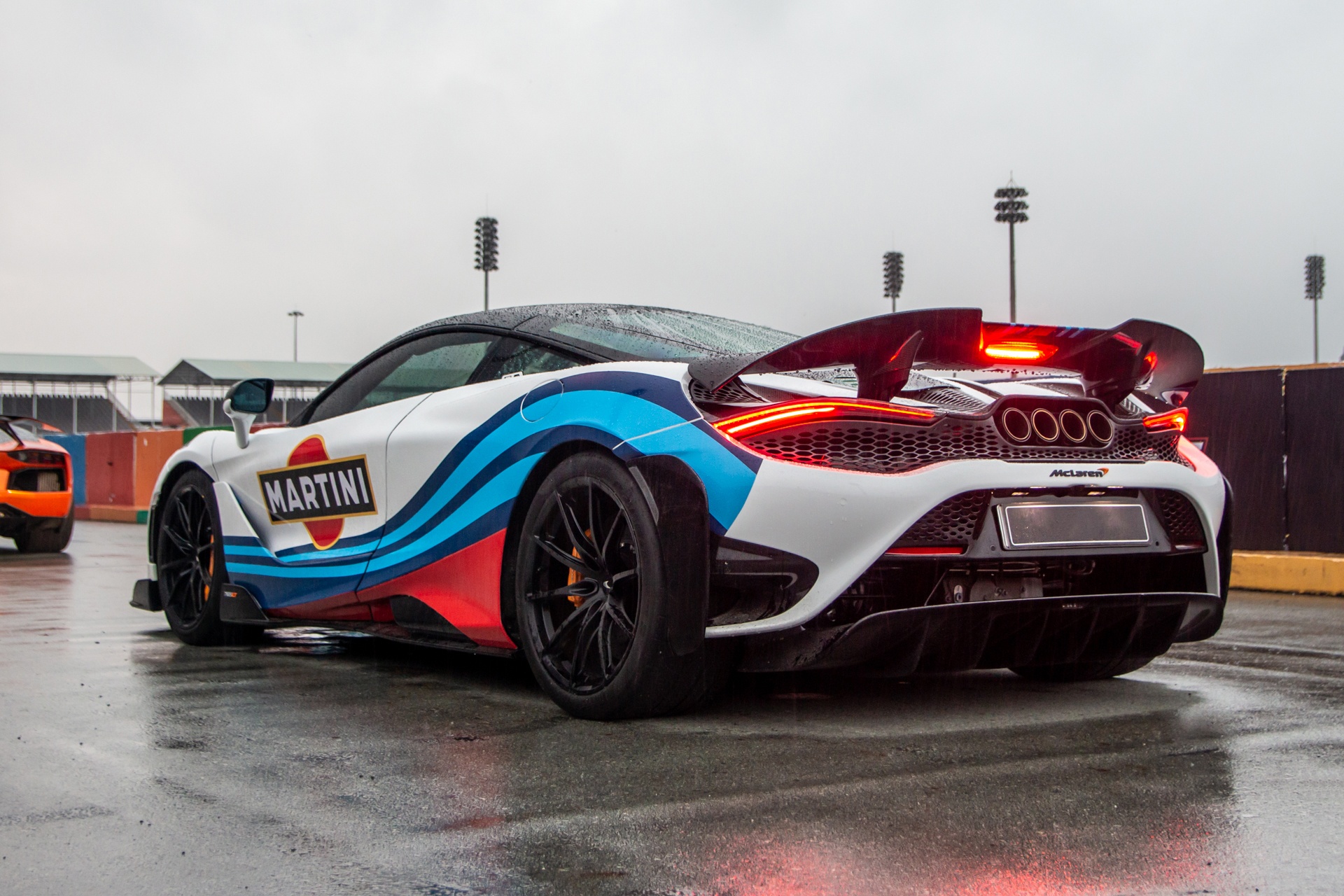 McLaren 765LT anh 6