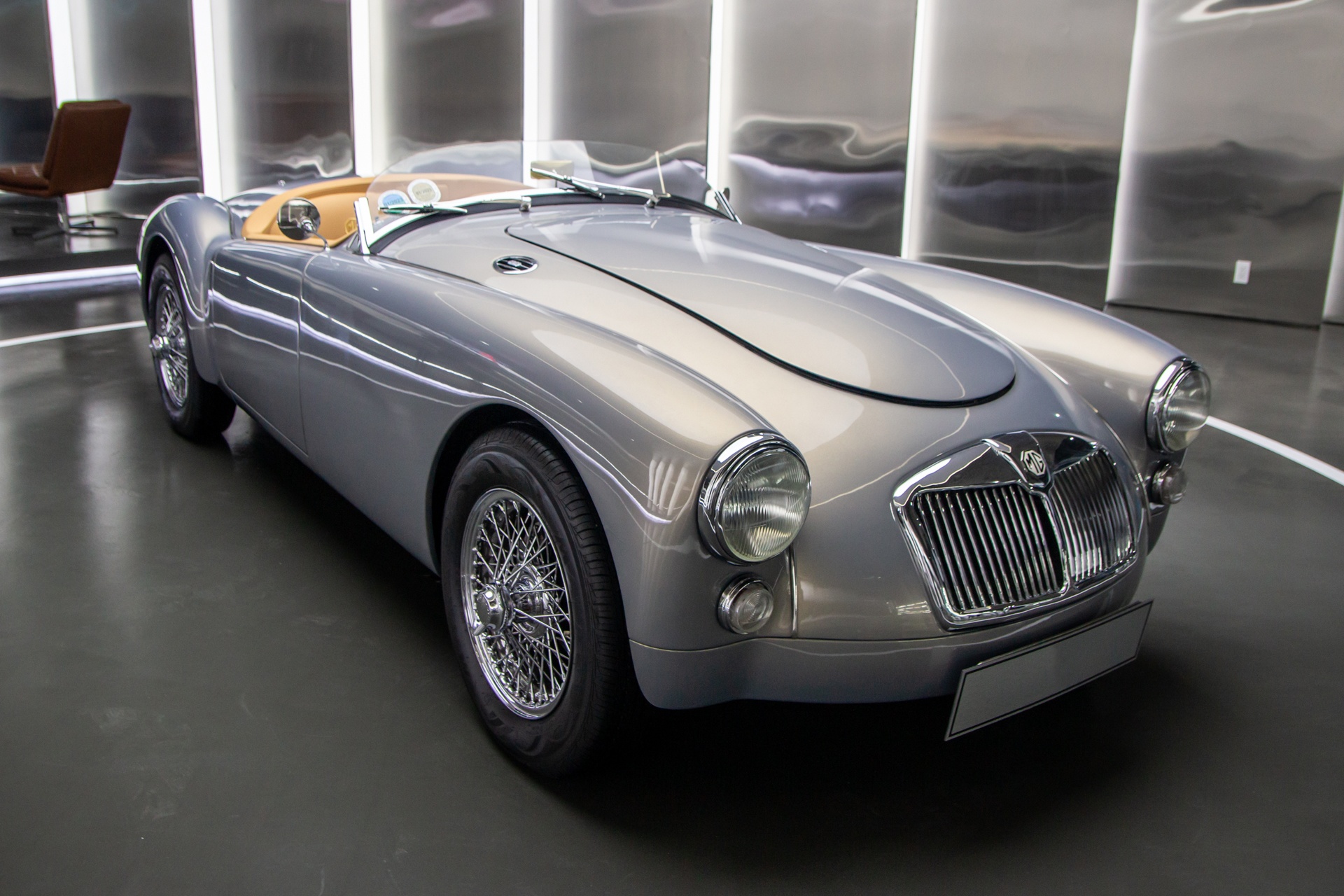 Can canh xe co MGA 1600 cua nha thiet ke Thai Cong hinh anh