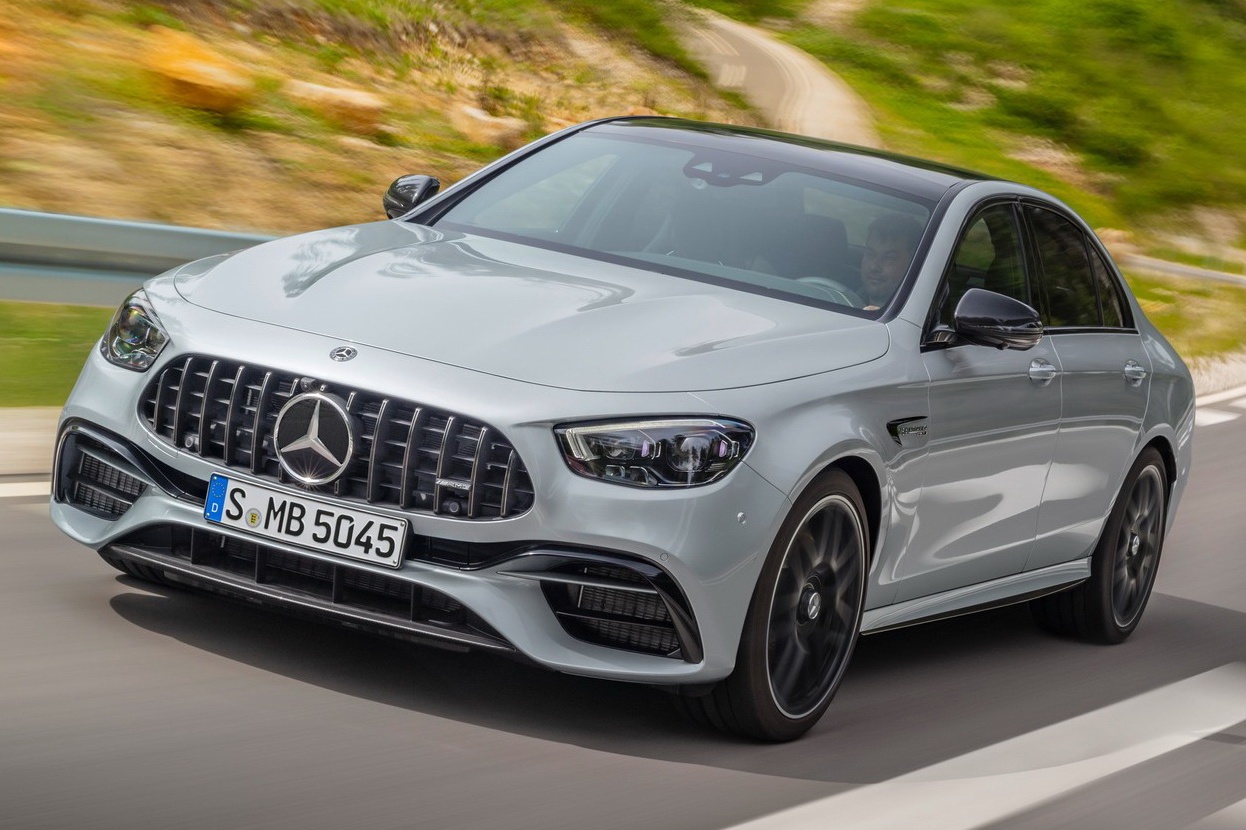 Mercedes-Benz E-Class va CLS bi trieu hoi vi loi ac-quy hinh anh