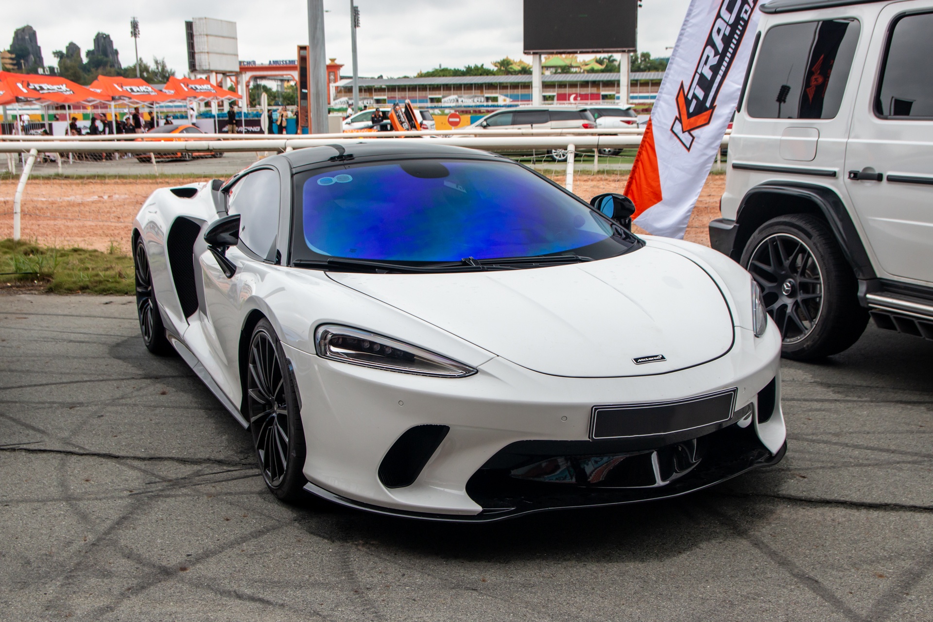 Chi tiet McLaren GT dau tien tai Viet Nam hinh anh