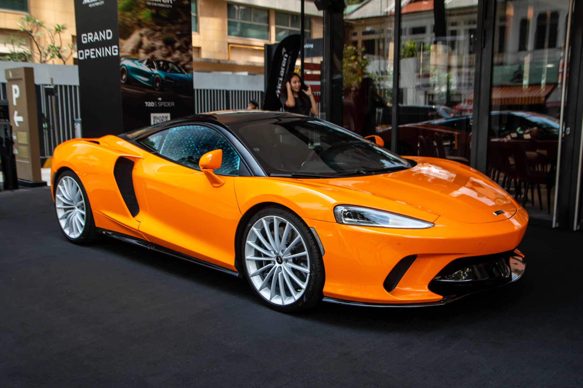 McLaren GT anh 10