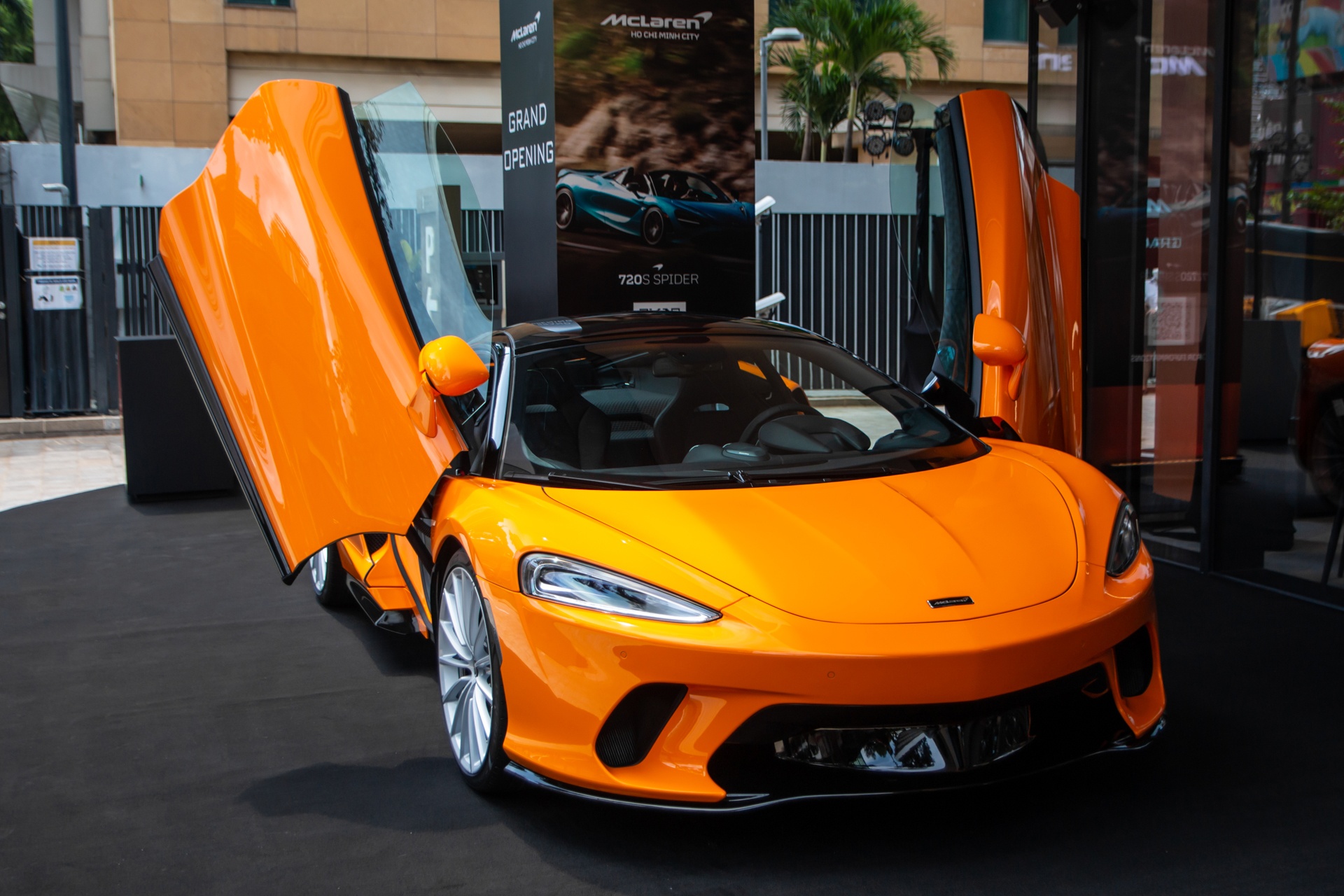 McLaren GT anh 2