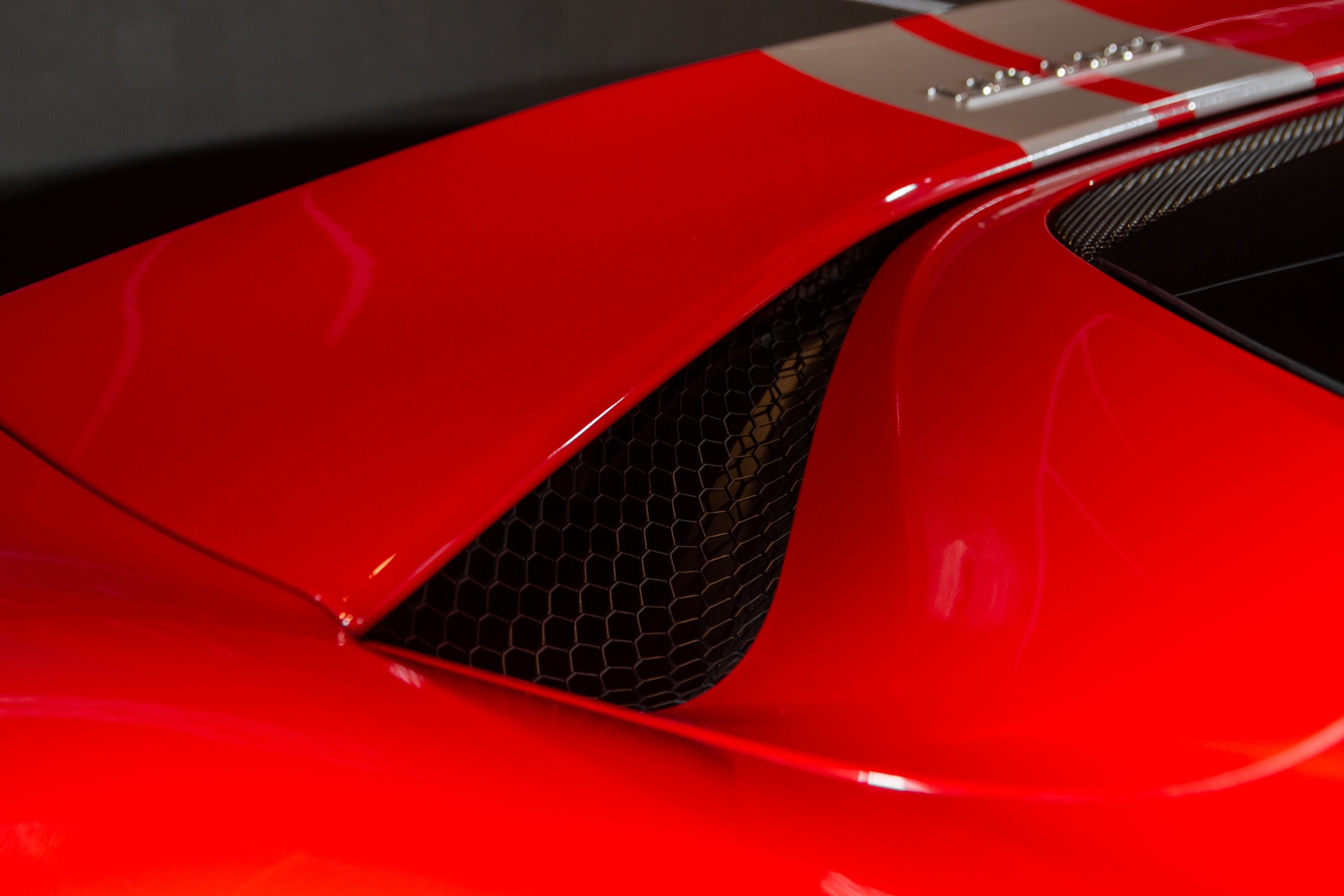 Ferrari 296 GTB anh 14