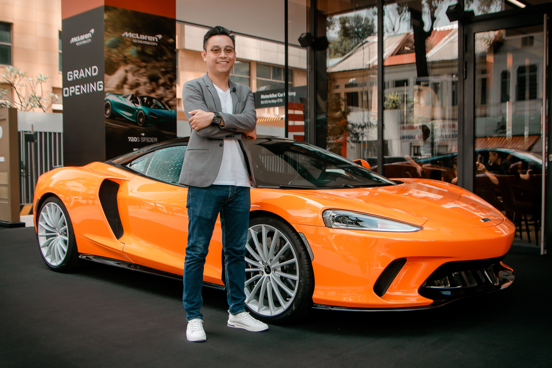 Trai nghiem sieu xe McLaren GT gia 16 ty dong hinh anh