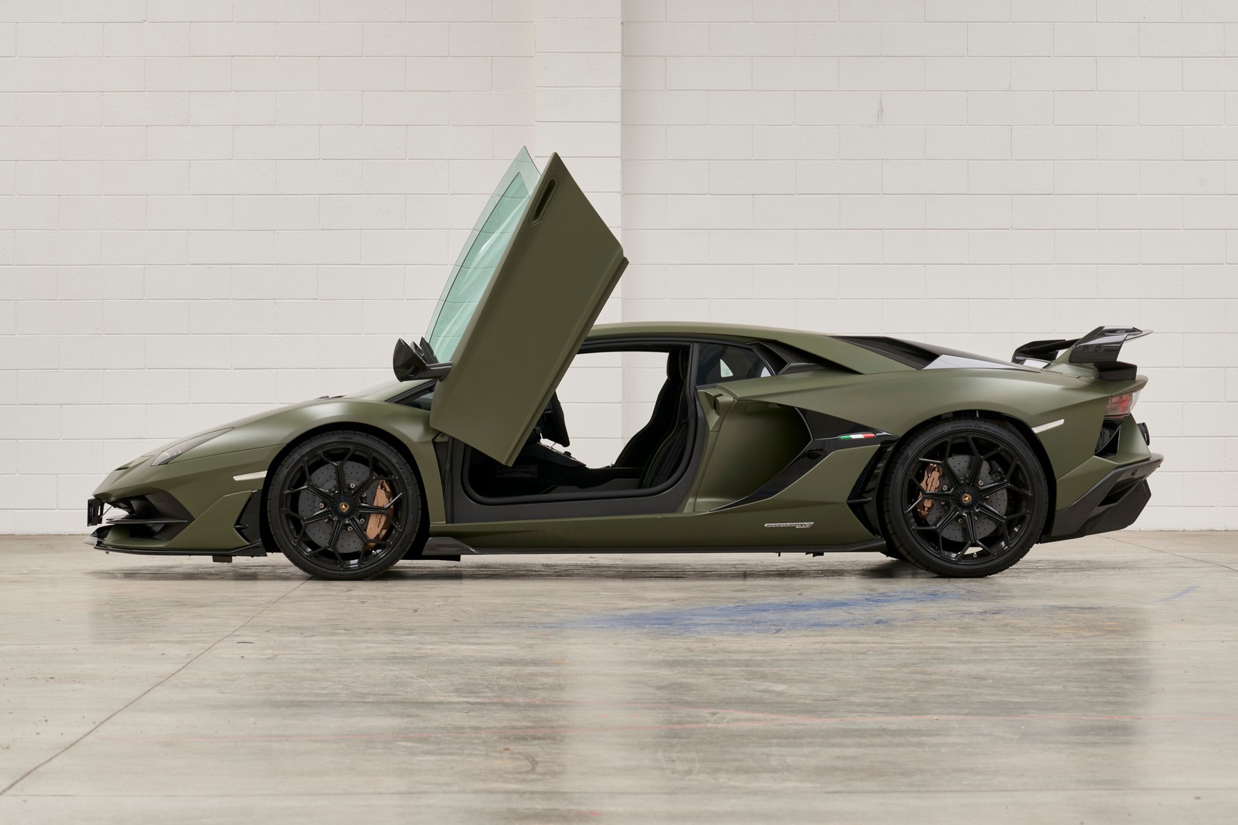 Lamborghini Aventador SVJ ảnh 9 Lamborghini Aventador SVJ anh 9